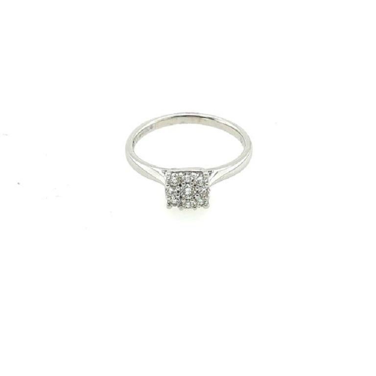 Round Cut 0.25ct Diamond Cluster Ring in 18ct White Gold For Sale