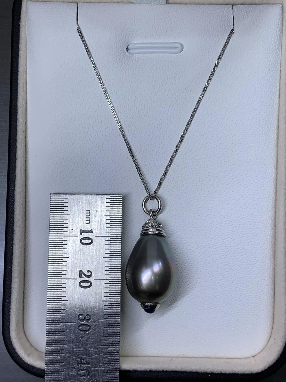 Taglio rotondo Collana Chunky con diamanti, zaffiri e perle di Tahiti da 0,25 carati in oro 18 carati in vendita