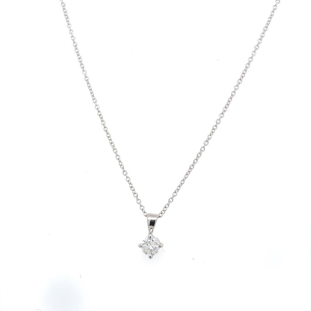 9ct White Gold 0.25ct G/H Si3 RBC Diamond Pendant On 9ct White Gold Chain

9ct White Gold Solitaire Round Brilliant Cut Diamond Pendant on 9ct White Gold 16/18'' Chain 

Additional Information:
Total Diamond Weight: 0.25ct
Diamond Colour:
