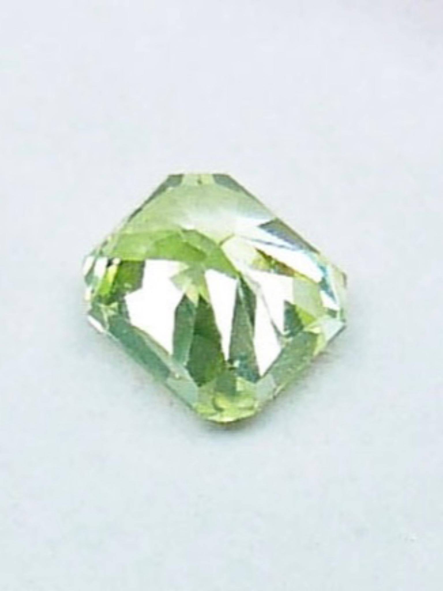 0.25Ct GIA Certificate Natural Diamond Fancy Green Yellow Color eye clean For Sale 1