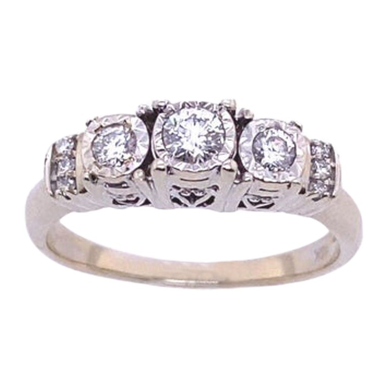 Bague à 3 pierres en or 10 carats avec diamants ronds de 0,25 carat de pureté