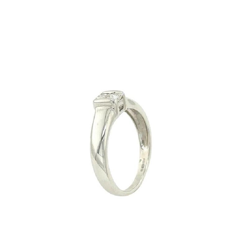 9ct White Gold Diamond Ring, Set With 2 Princess Cut, Total Weight 0.25ct

Additional Information:
Total Diamond Weight: 0.25ct
Diamond Colour: G/H
Diamond Clarity: Si
Total Weight: 2.9g
Ring Size: N
SMS2694