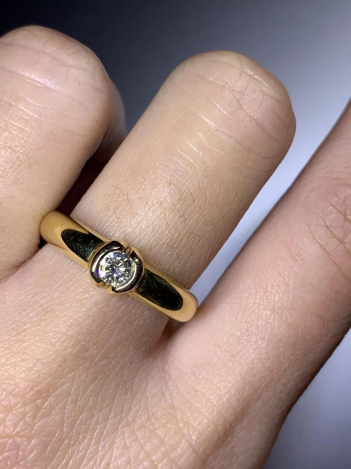 0,25 ct Anillo de compromiso de diamante redondo en oro amarillo de 18 quilates en Nuevo estado para la venta en London, GB