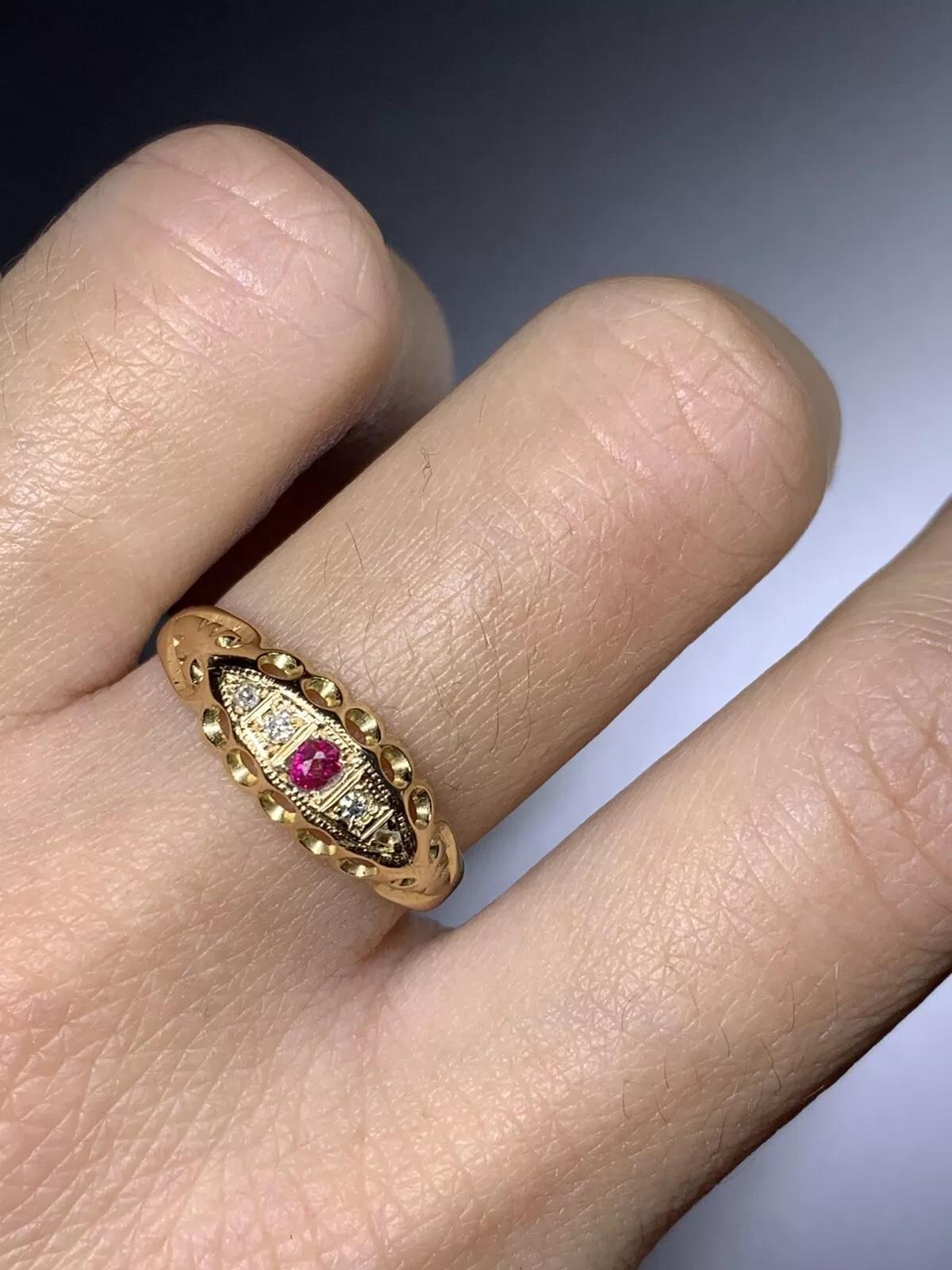 0.25ct Ruby and diamond antique engagement ring 18k yellow gold In New Condition For Sale In London, GB