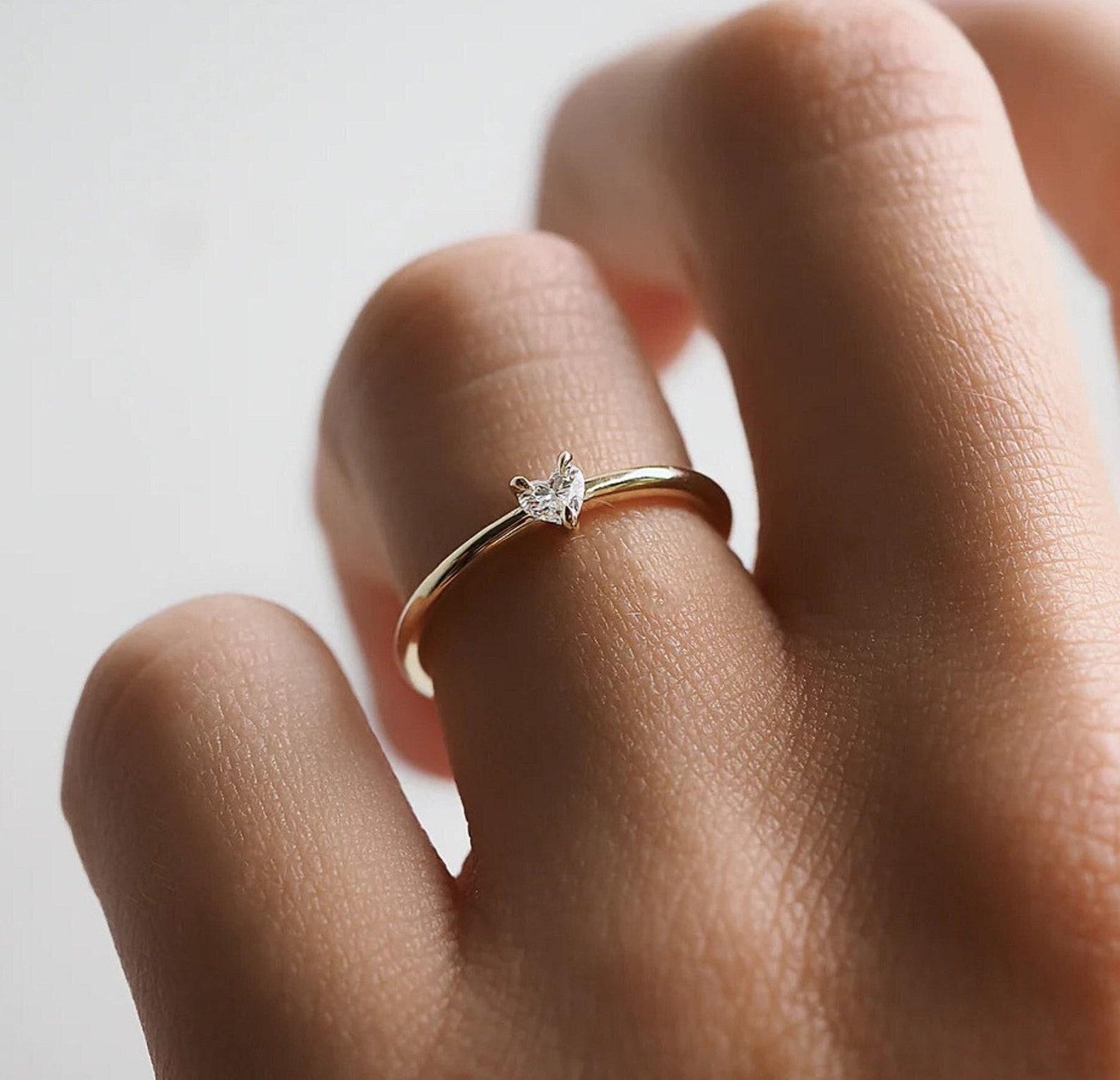 Anello solitario di moissanite con taglio a cuore 0,25 carati, argento 925, regalo per lei in vendita 1