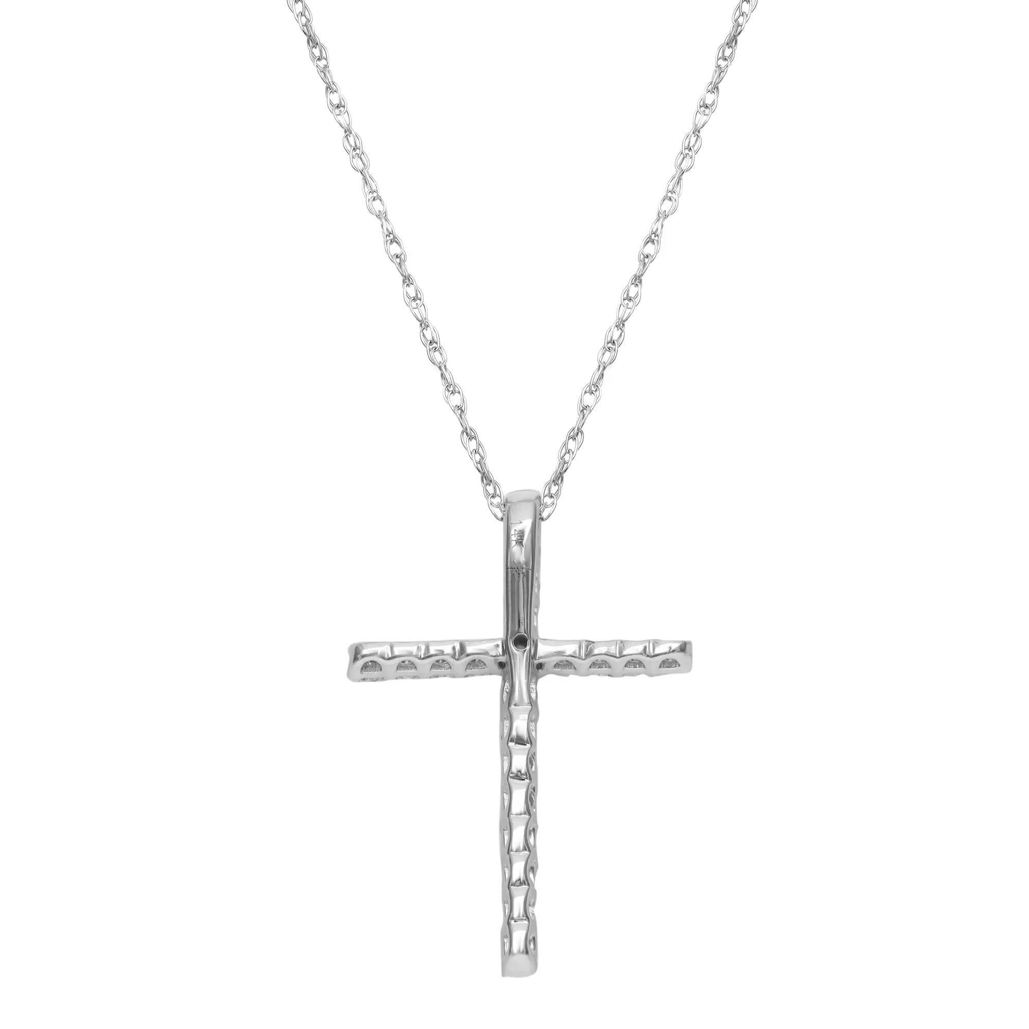 0.25cttw Round Cut Diamond Cross Pendant Necklace 14k White Gold In New Condition For Sale In New York, NY