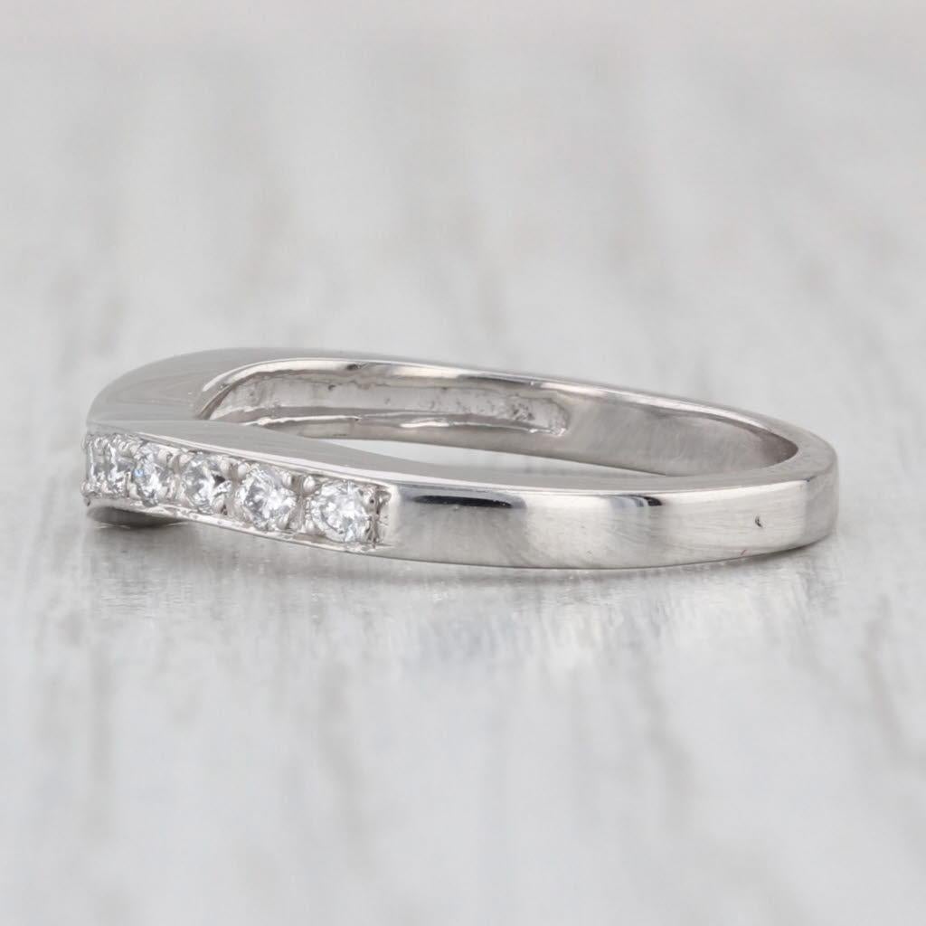 Femenino o masculino 0.25ctw Diamante Contorneado Alianza Platino Tamaño 5.25 Anillo Aniversario Guardia en venta