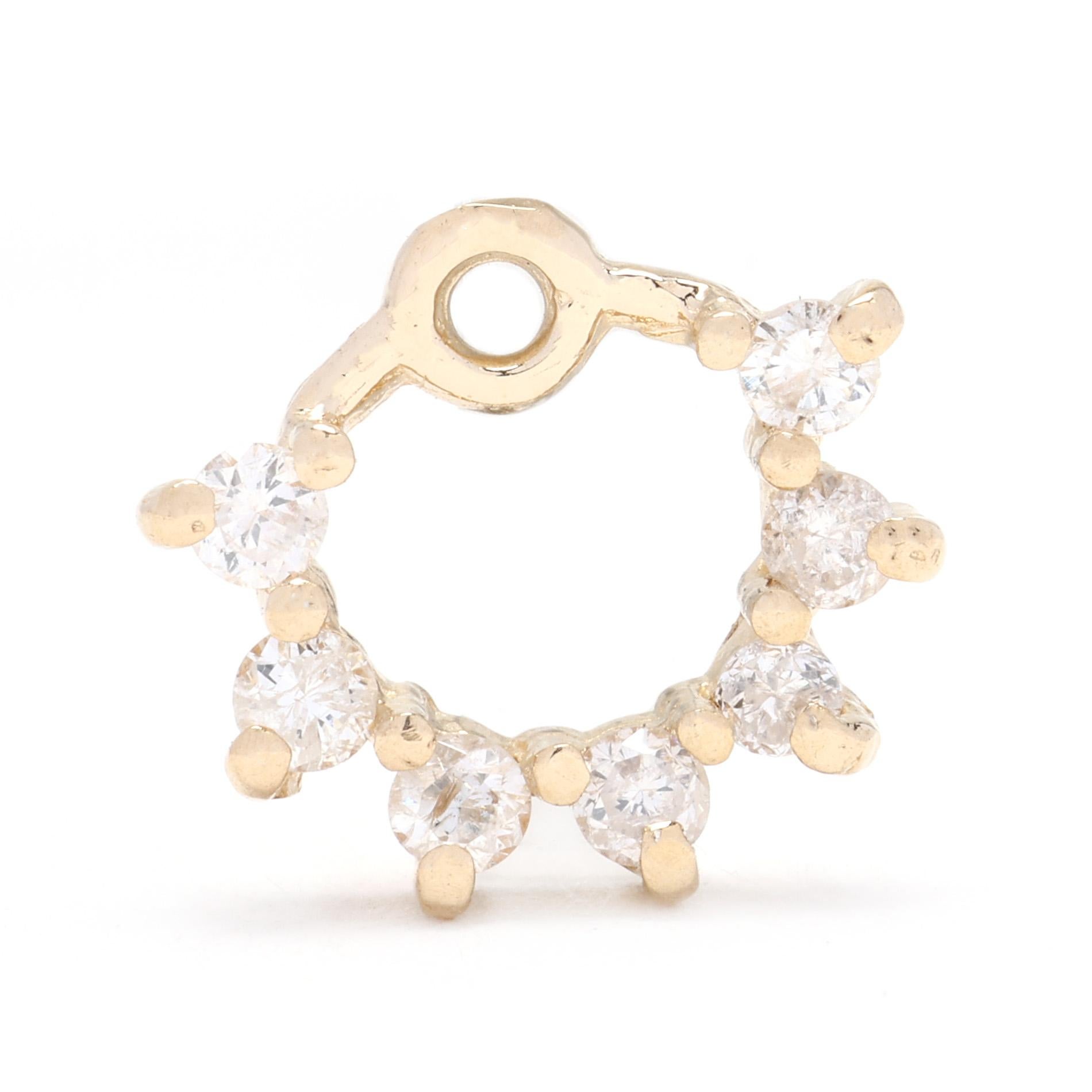 Ces vestes de boucles d'oreilles en diamant de 0,25ctw constituent un ajout éblouissant et polyvalent à votre collection de bijoux. Réalisées en or jaune 14k, ces vestes de boucles d'oreilles présentent un motif de style fleur avec des diamants