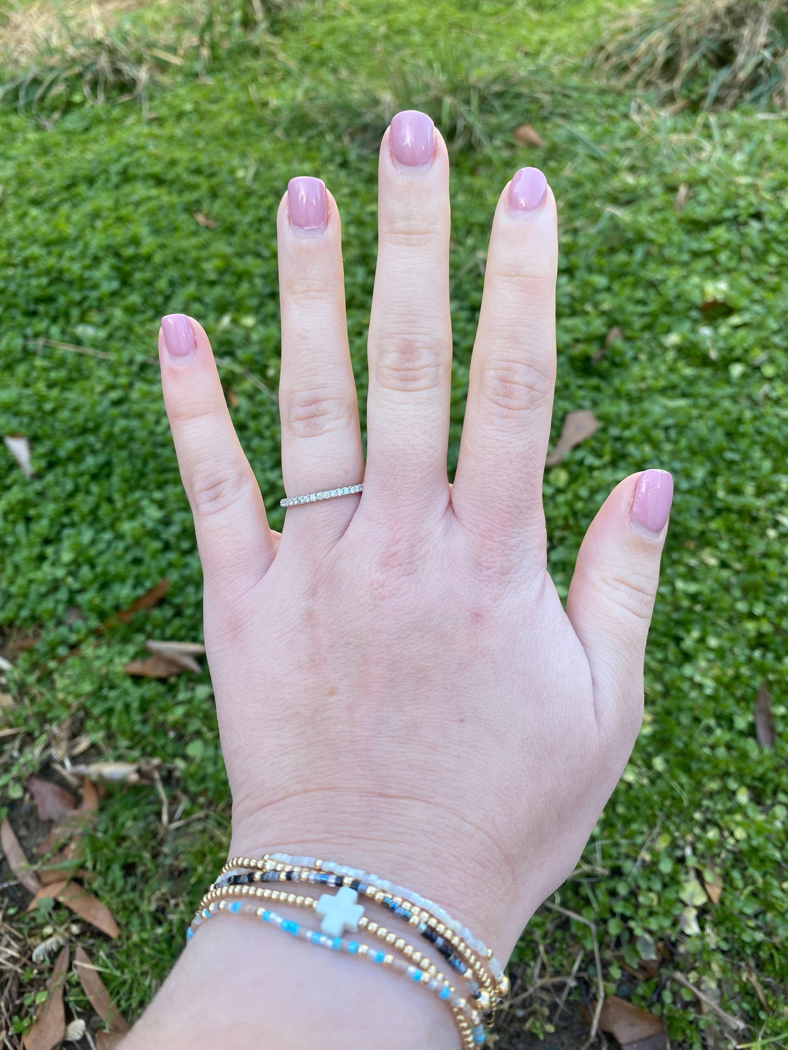 0.25 Karat Diamant dünner Ring, 14k Weißgold, Ring Größe 6,25, Ehering im Angebot 2