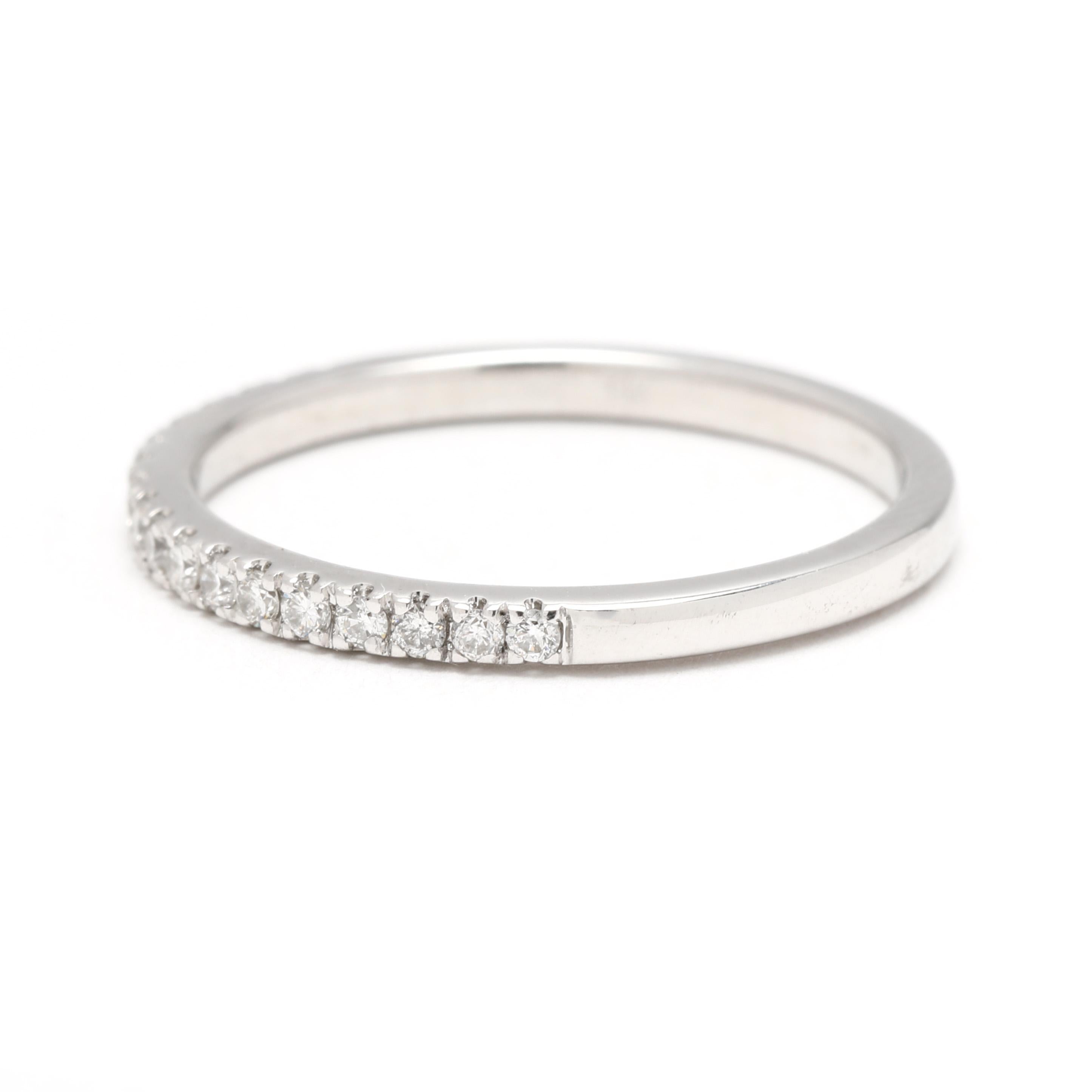 Anillo con banda fina de diamantes de 0,25 ctw, oro blanco de 14k, tamaño del anillo 6,75 en Bueno estado para la venta en McLeansville, NC