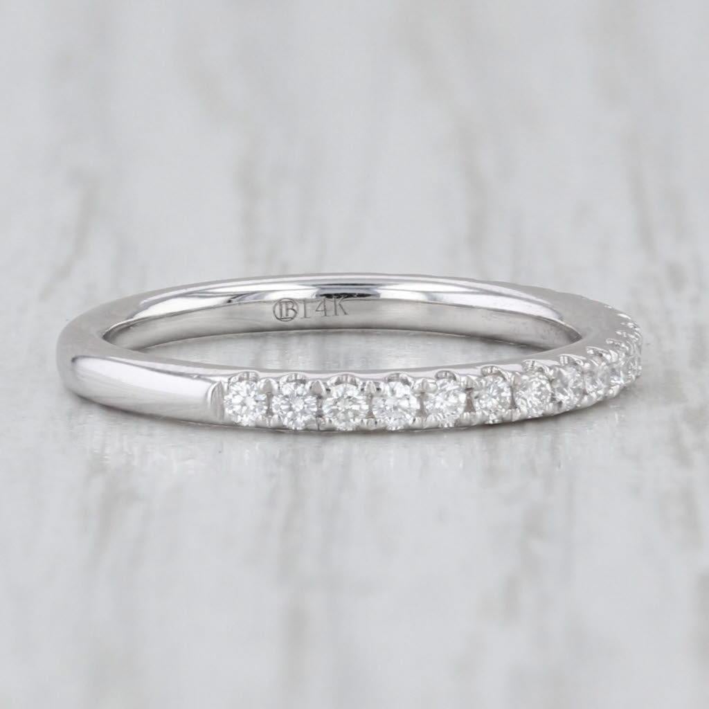 Femenino o masculino 0.25ctw Anillo de Boda de Diamantes de Oro Blanco de 14k Apilable Talla 4 en venta