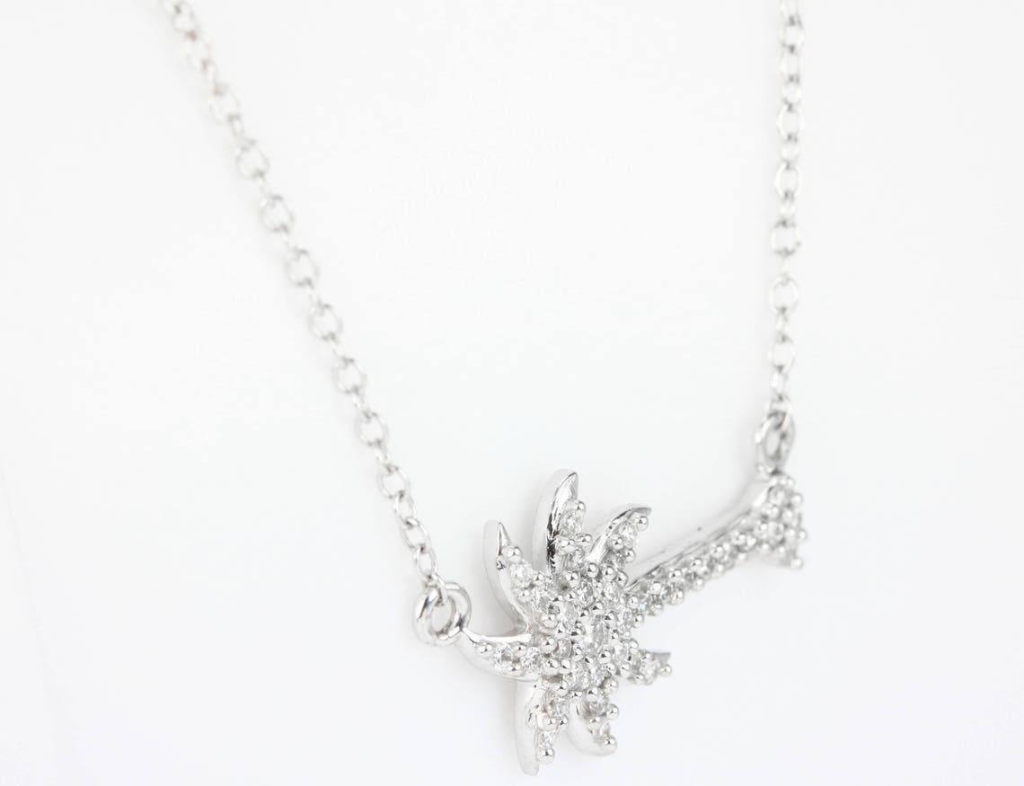 Moderne Collier de palmier et pendentif d'été en or blanc 14 carats avec diamants 0,25 carat en vente