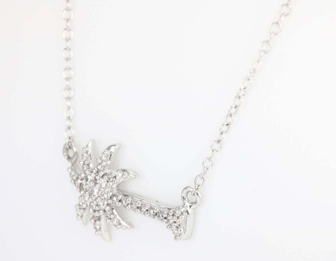 Taille émeraude Collier de palmier et pendentif d'été en or blanc 14 carats avec diamants 0,25 carat en vente
