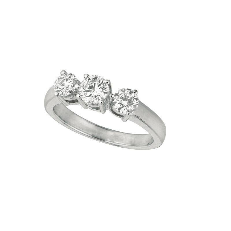 For Sale:  0.26 Carat 3 Stone Natural Diamond Ring G SI 14K White Gold 2