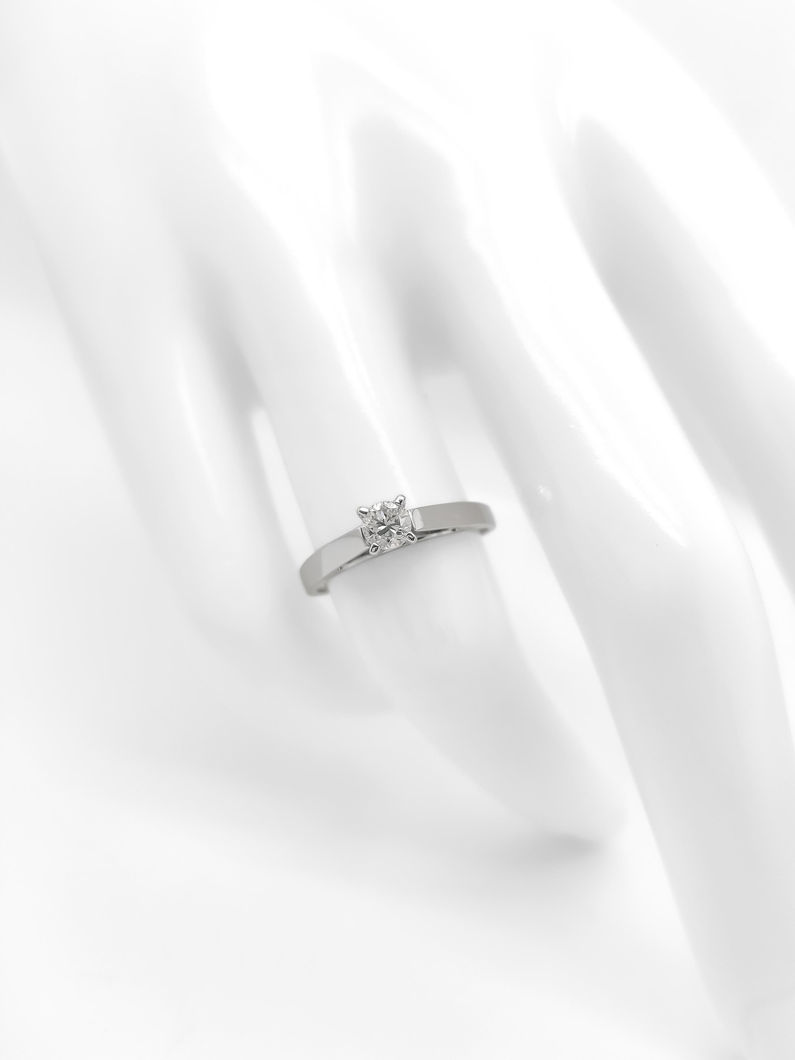 Round Cut NO RESERVE 0.26CT Round Diamond Solitaire Engagement Ring 14K White Gold For Sale