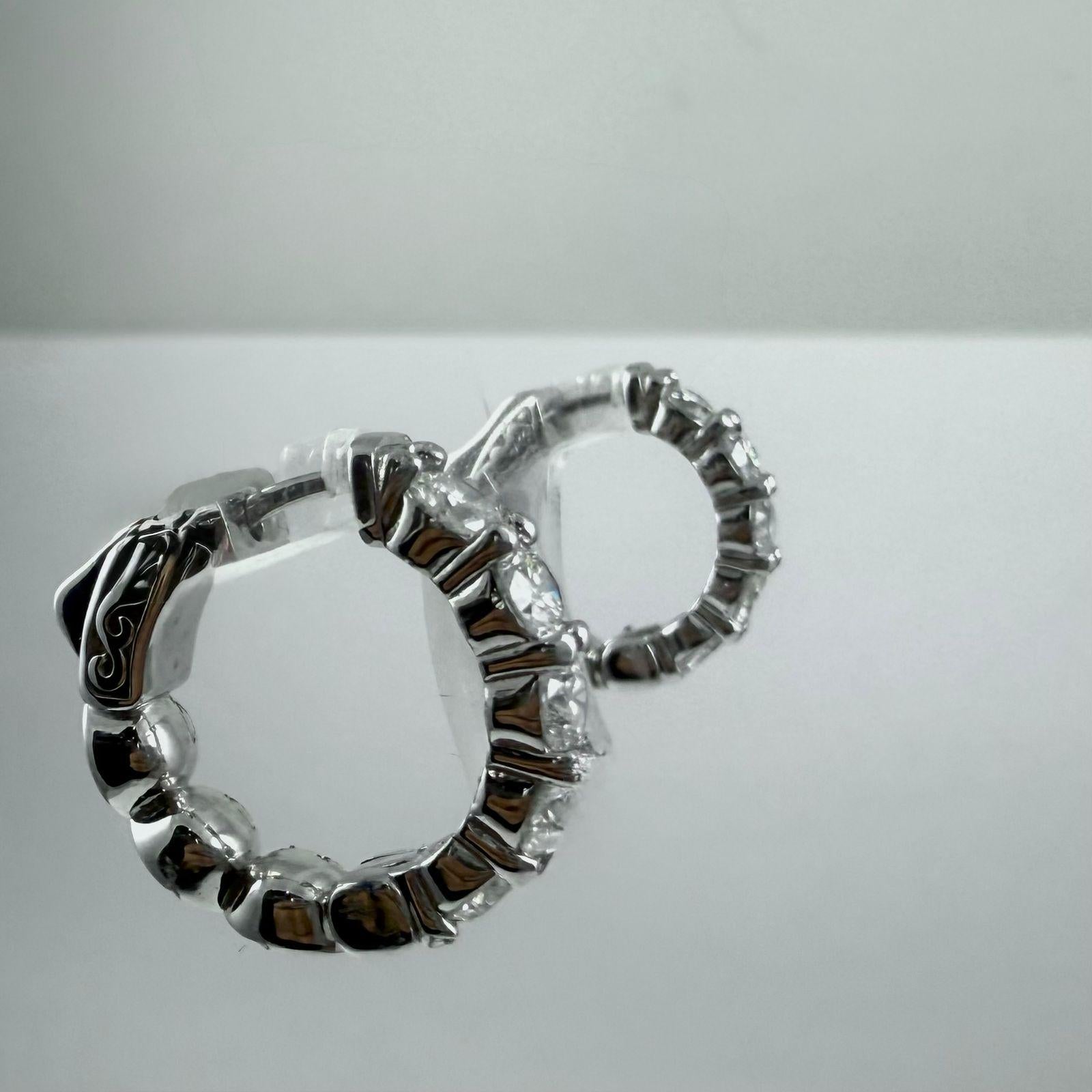 Boucles d'oreilles Huggie en or jaune 14K avec diamant de 0,26 carat en vente 7