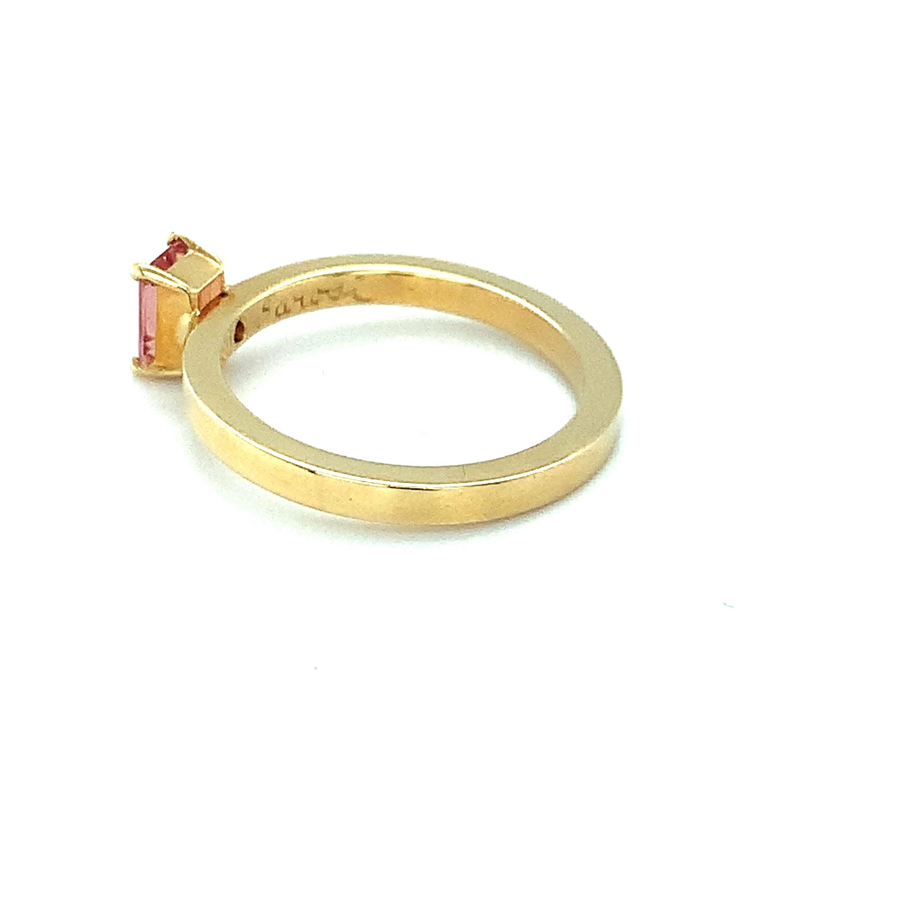 Precious Topaz Stackable Solitaire Band Ring in 18k Yellow Gold  In New Condition For Sale In Los Angeles, CA