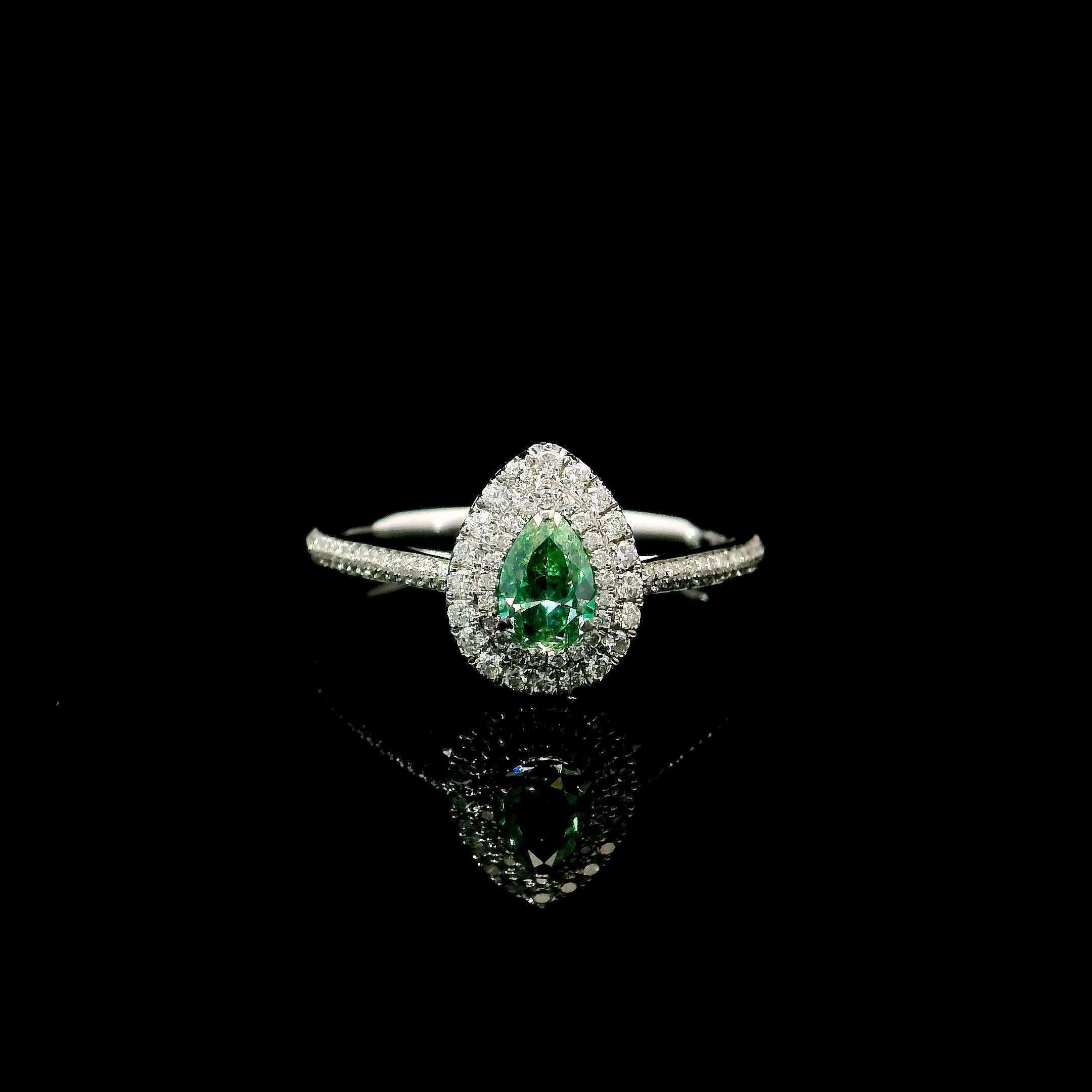 Bague fantaisie en diamant vert de 0.26 carat, pureté VS, certifiée AGL en vente 3