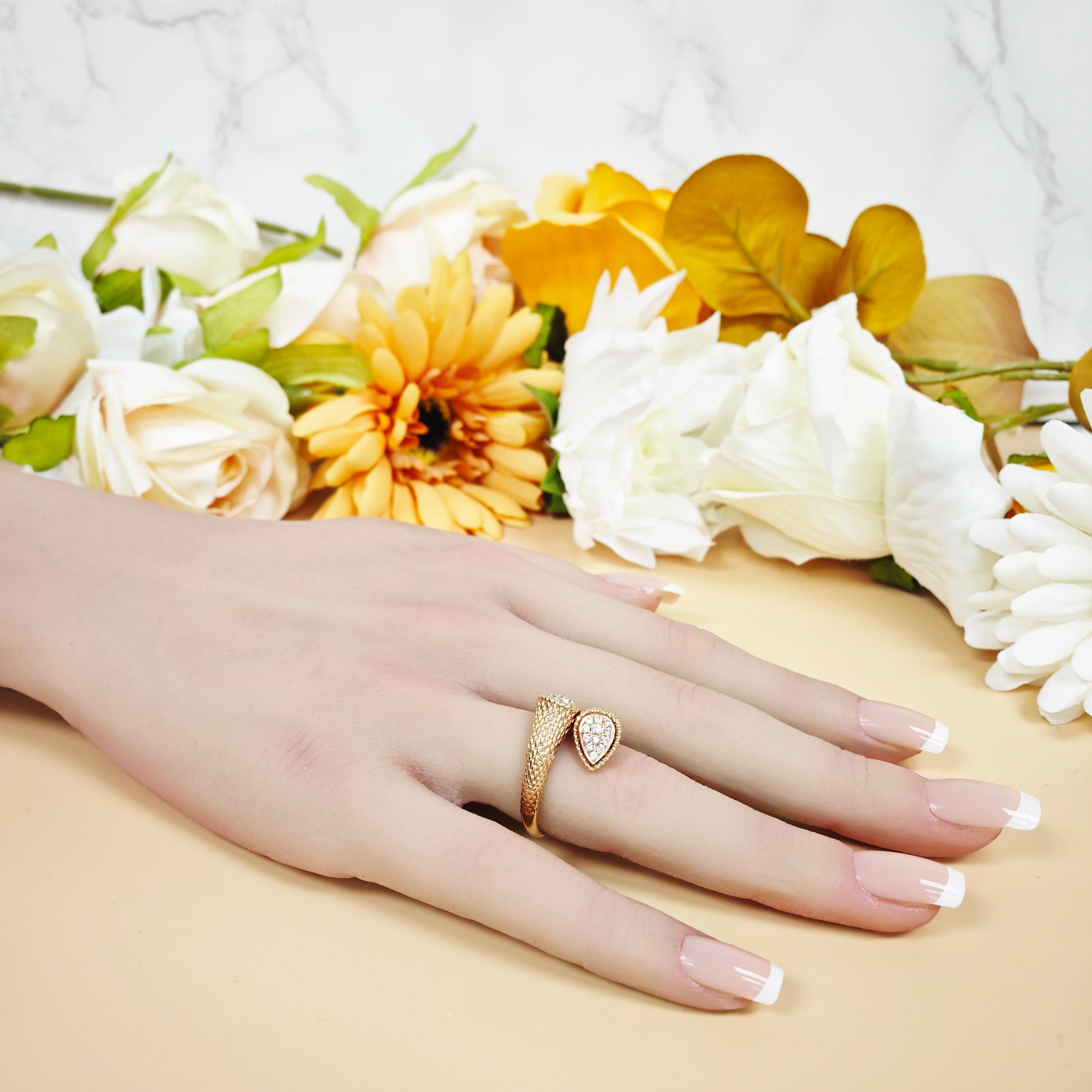 0.26 Carat Pink and White Diamond Rose Gold Ring In New Condition For Sale In New York, NY