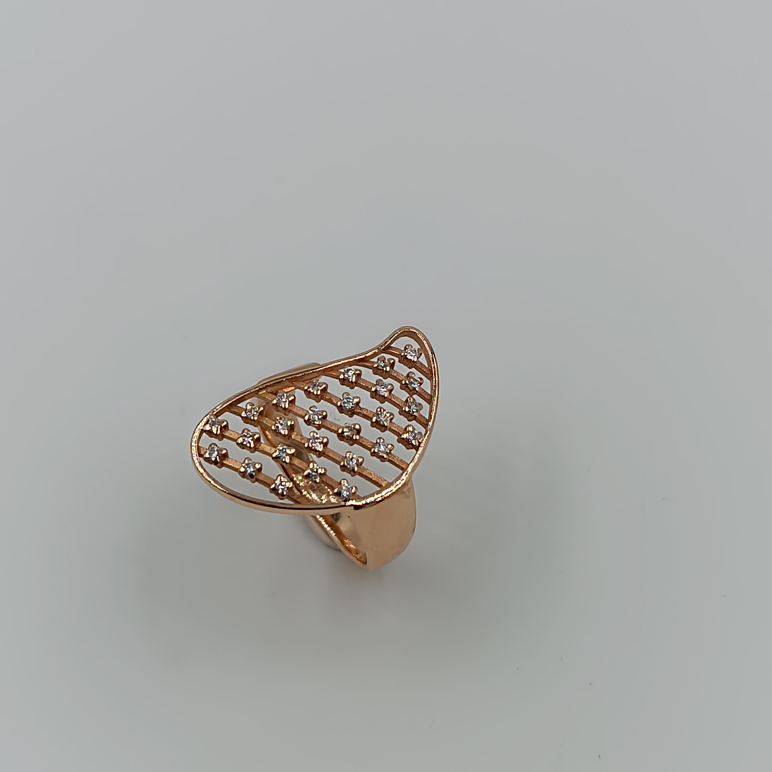 Women's 0.26 Carat Vs G Diamonds on 18 Carat Rose Gold ring For Sale
