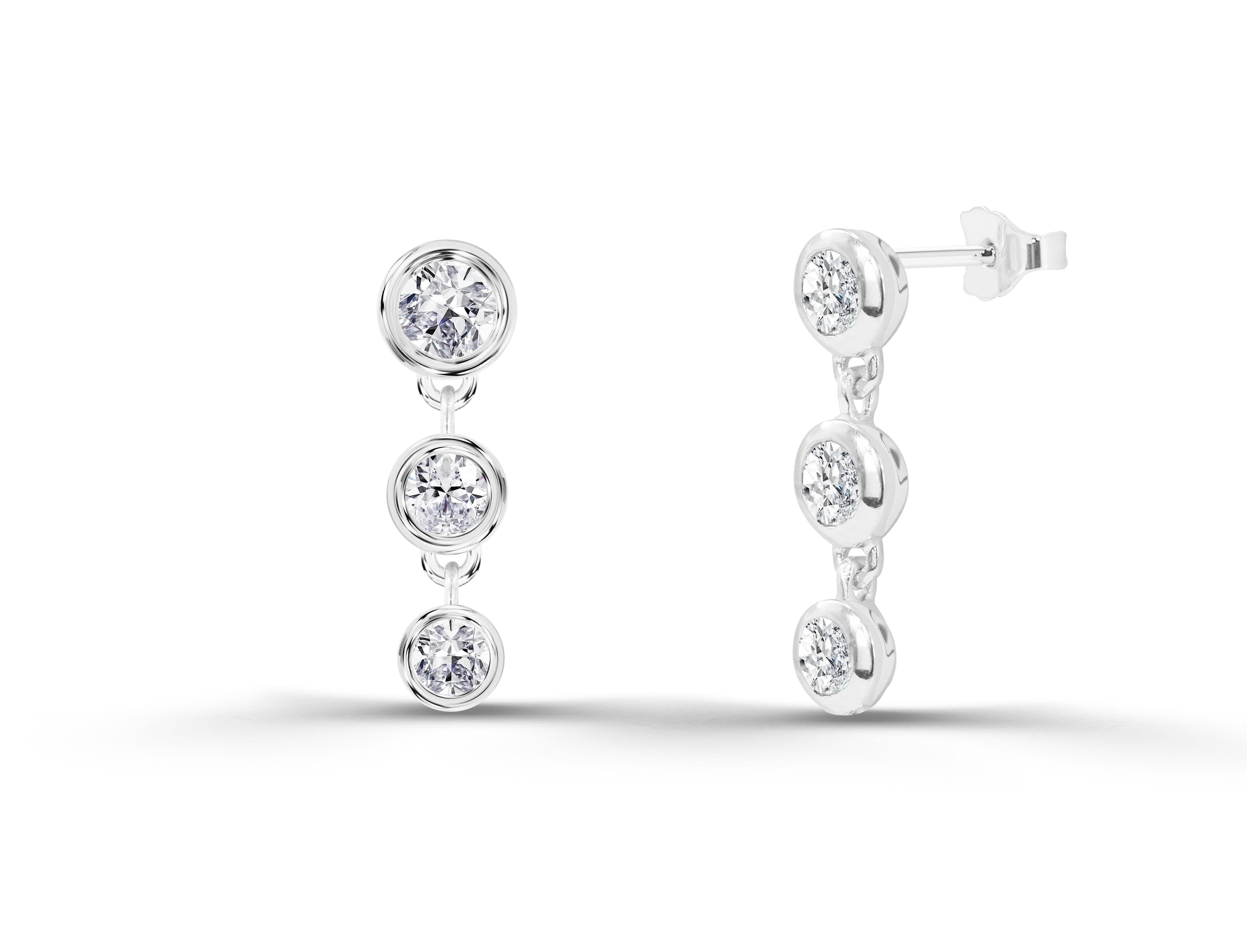 Round Cut 0.26ct Diamond Bezel Studs Earrings in 18k Gold For Sale