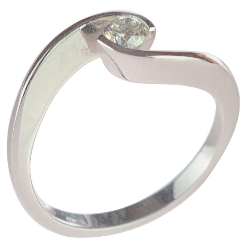 0.261 Carat Diamond Brilliant 18 Karat Gold Engagement Solitaire Wedding Ring For Sale