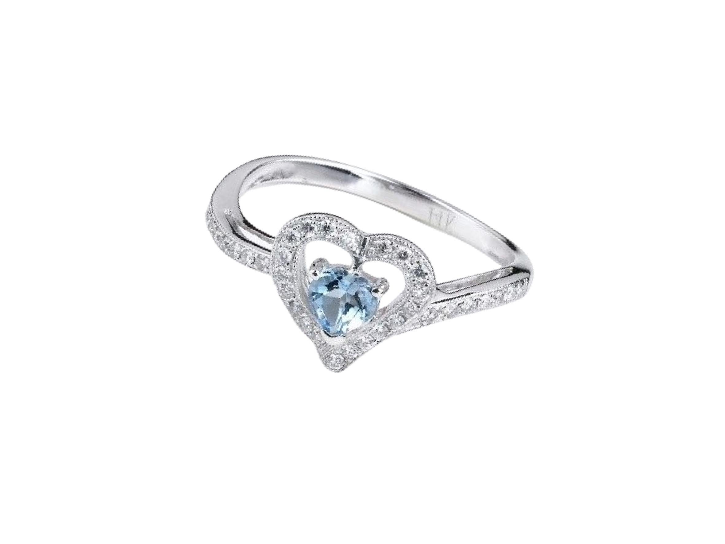 For Sale:  0.265 Carat Aquamarine and Diamond Heart Ring in 14 Karat White Gold 4