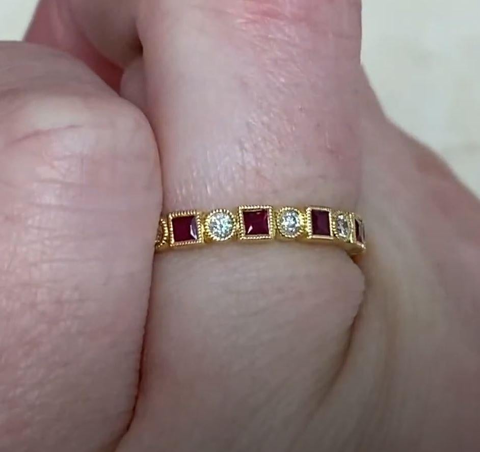 Diamants 0,26 carat et rubis 0,44 carat  Bague d'éternité en or jaune 18 carats Pour femmes en vente