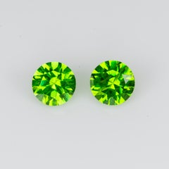 0.27 ct, Faceted vivid green russian demantoid pair