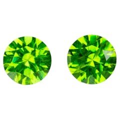 0.27 ct, Faceted vivid green russian demantoid pair