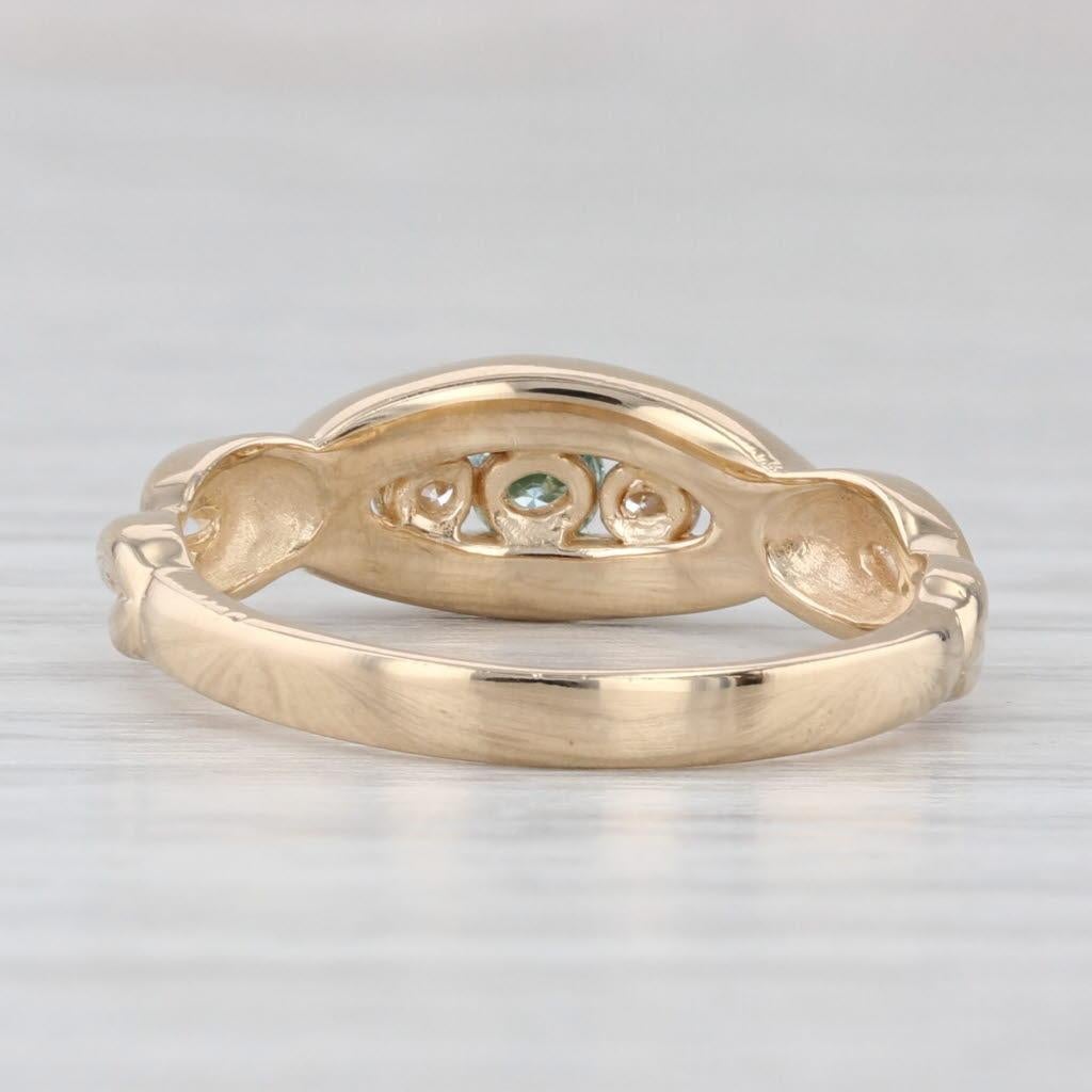 Taille ronde 0.27ctw Blue White Diamond Ring 14k Yellow Gold Size 7 Stackable Round 3-Stone en vente