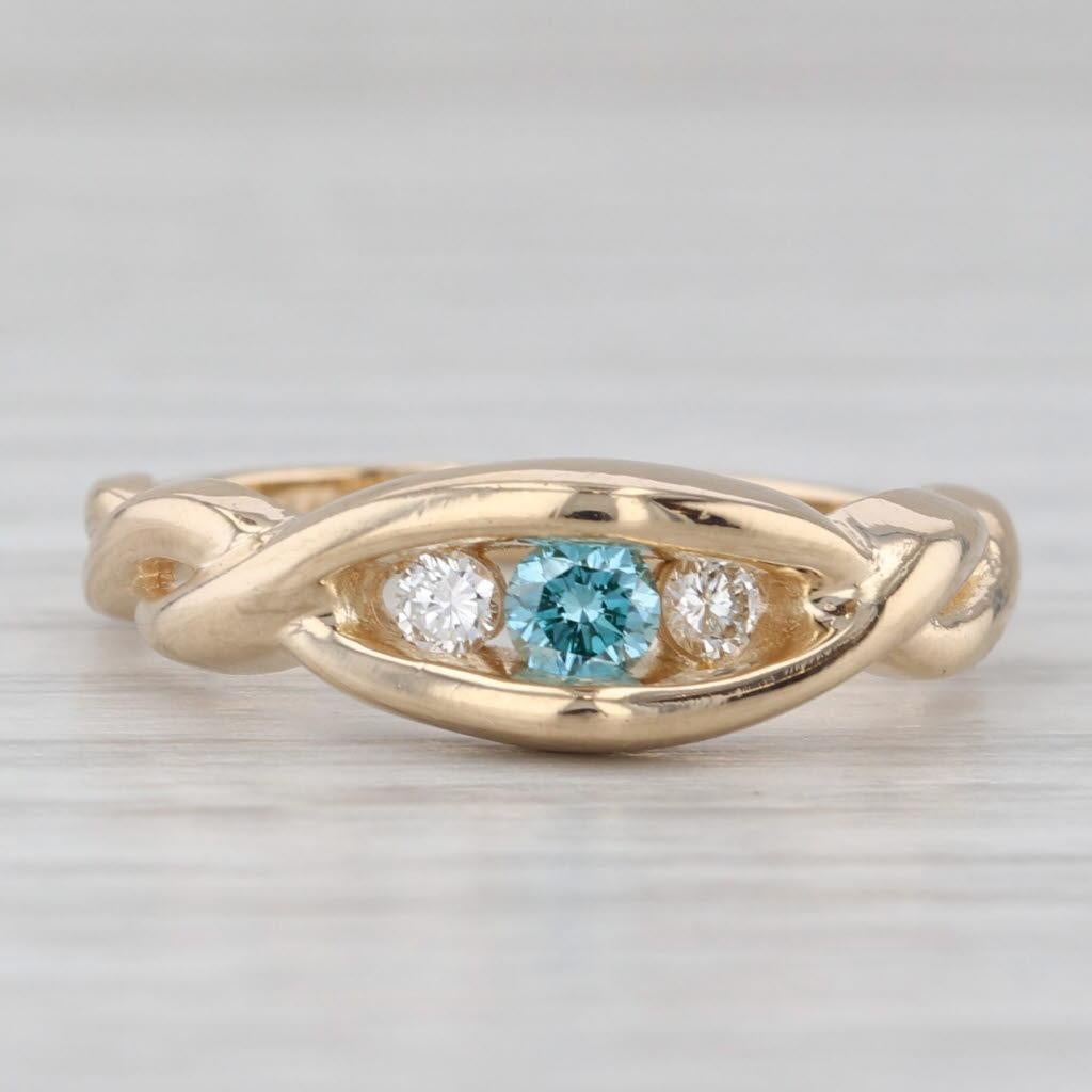 0.27ctw Blue White Diamond Ring 14k Yellow Gold Size 7 Stackable Round 3-Stone Bon état - En vente à McLeansville, NC