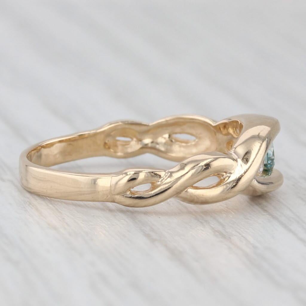 0.27ctw Blue White Diamond Ring 14k Yellow Gold Size 7 Stackable Round 3-Stone Unisexe en vente