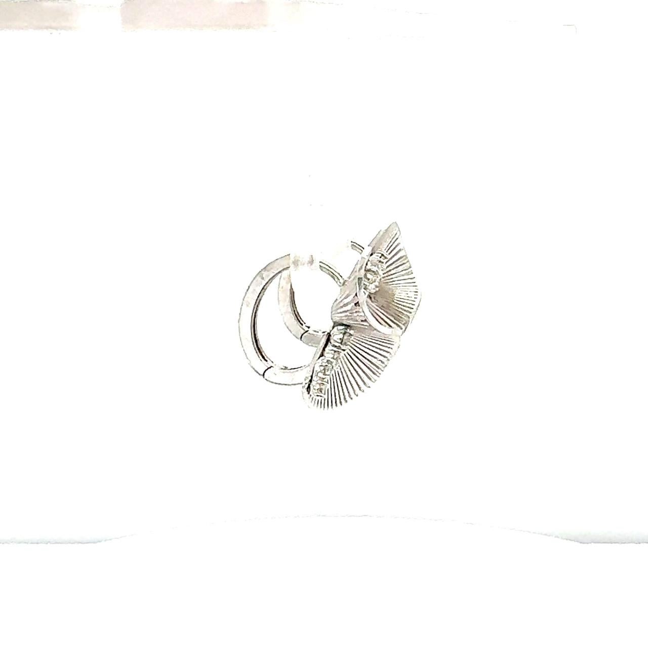 Taille ronde Boucles d'oreilles Art Déco en or blanc avec diamant de 0,28 carat en vente