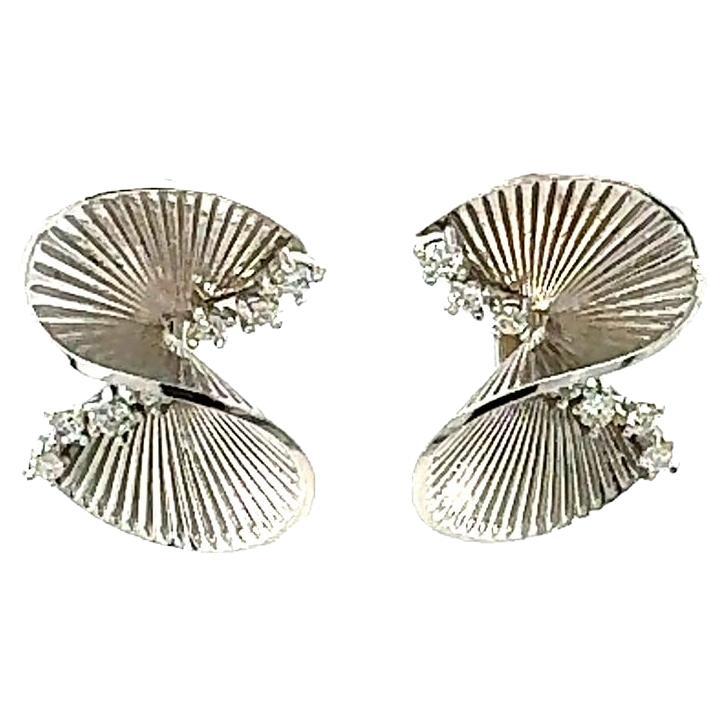 Boucles d'oreilles Art Déco en or blanc avec diamant de 0,28 carat en vente