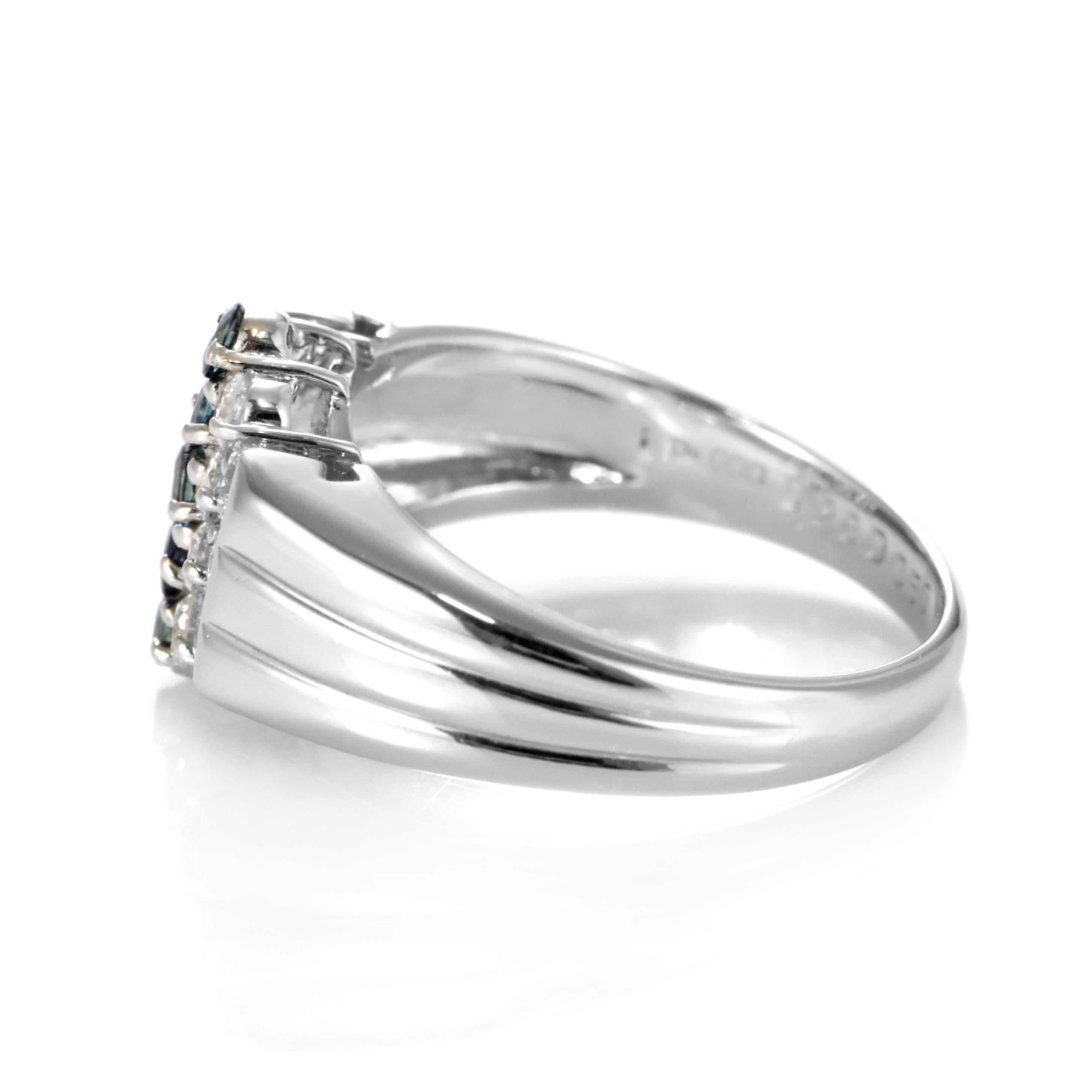 0.28 Carat Natural Alexandrite and Diamond Cluster Ring Made in Platinum For Sale 4