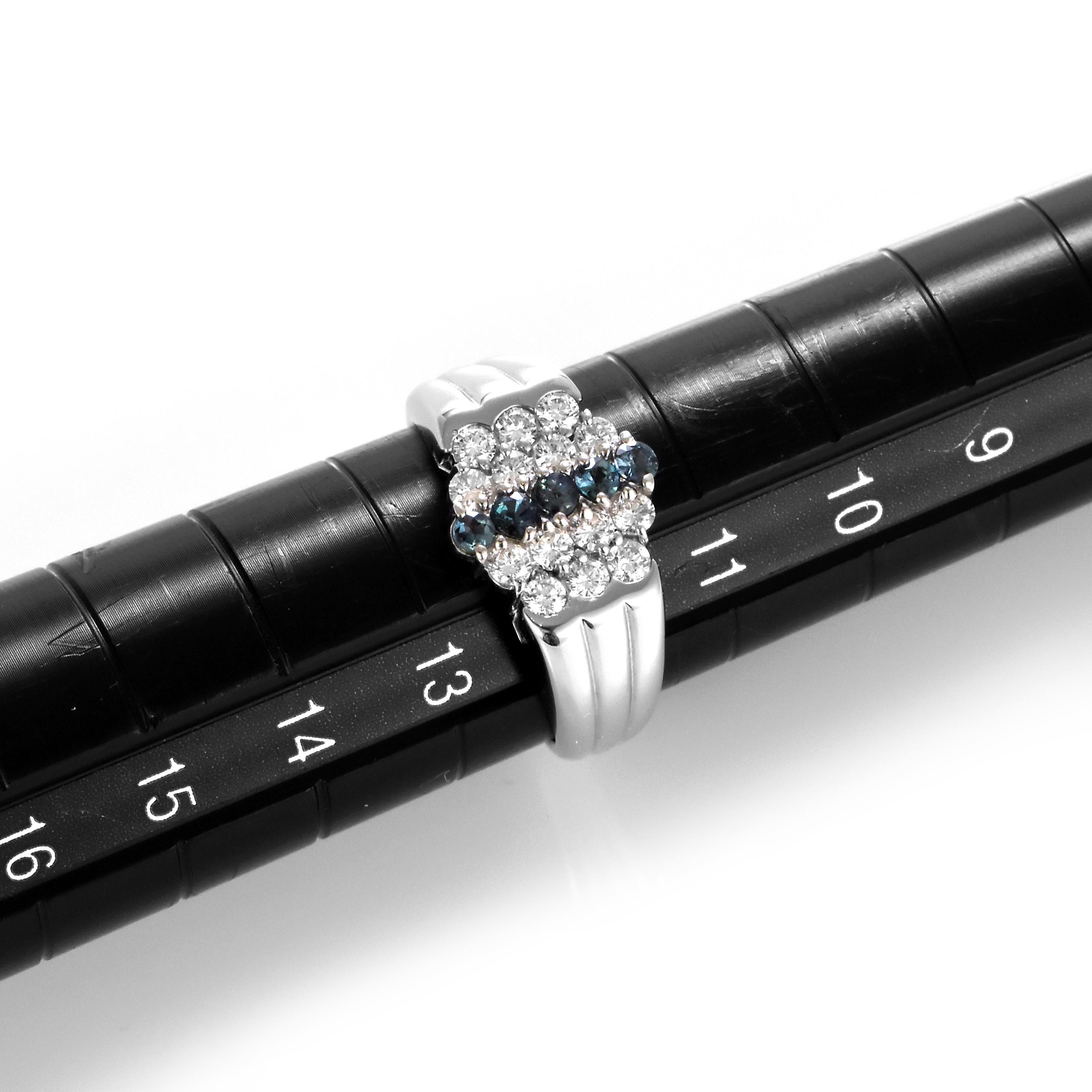 0.28 Carat Natural Alexandrite and Diamond Cluster Ring Made in Platinum For Sale 3