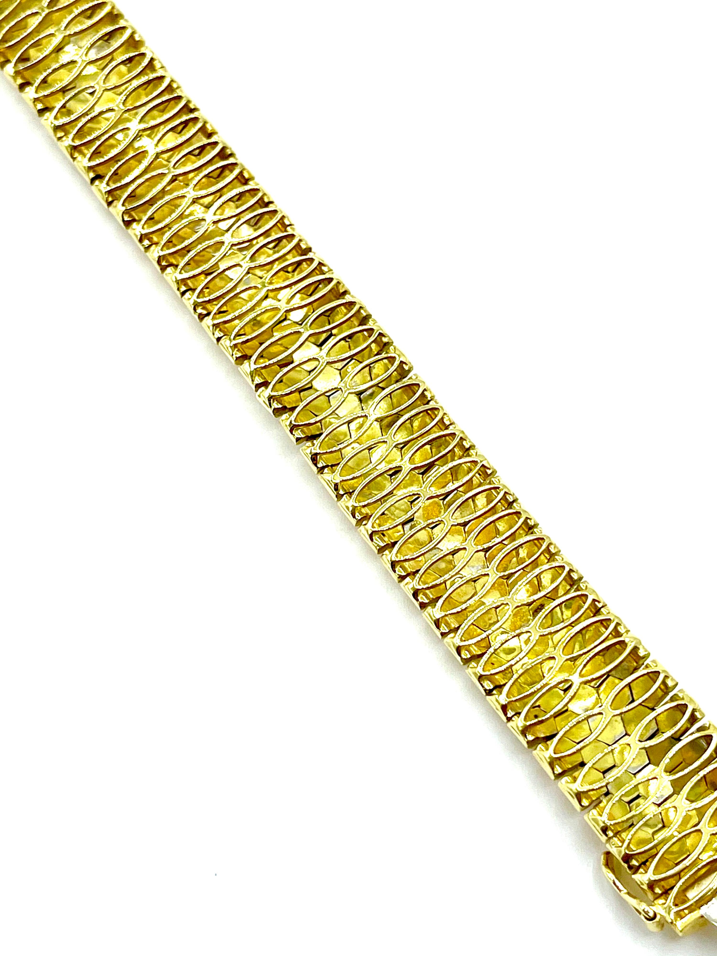 0.28 Carat Round Diamond and 18 Karat Gold Honeycomb Bracelet 1