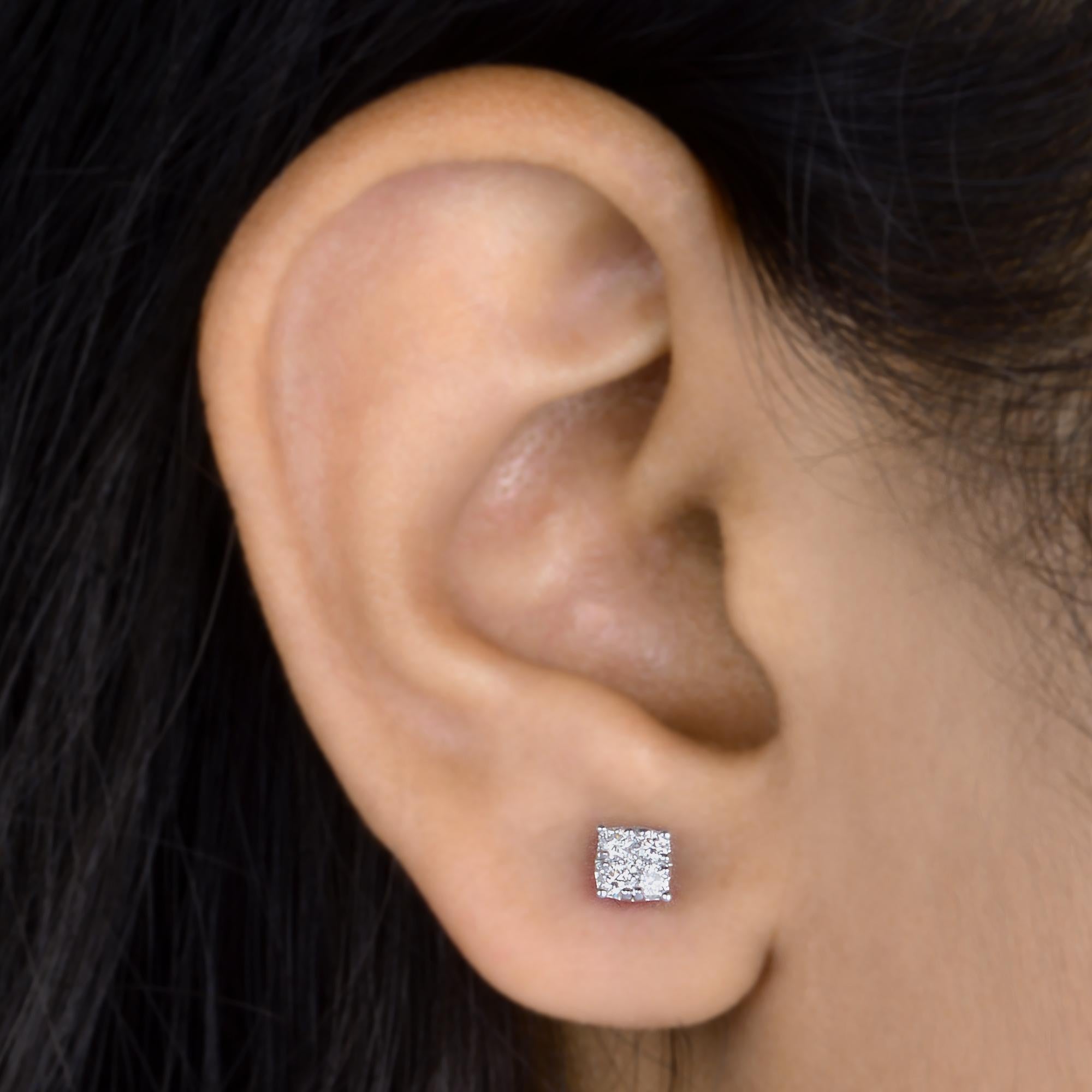 Código del Artículo :- STE-1098
Peso bruto :- 1.16 gm
Oro Blanco 10k Peso :- 1.10 gm
Peso del diamante :- 0.28 qt. ( CLARIDAD MEDIA DEL DIAMANTE SI1-SI2 Y COLOR H-I )
Tamaño de los pendientes :- 7 mm aprox.

✦ Talla
.....................
Podemos