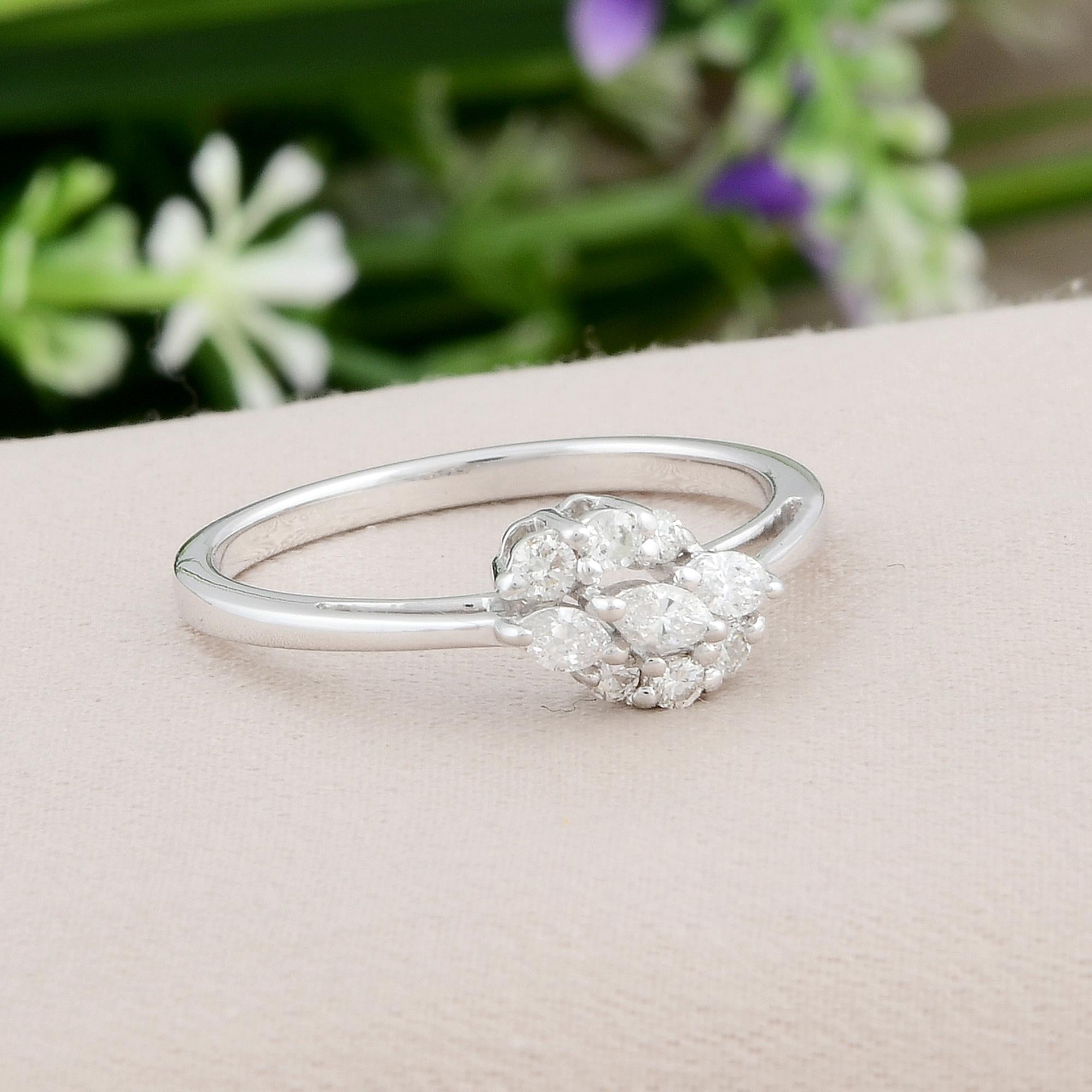 Taglio marquise Anello con diamante rotondo marquise da 0,28 carati SI/H Gioielli fatti a mano in oro bianco 18 carati in vendita