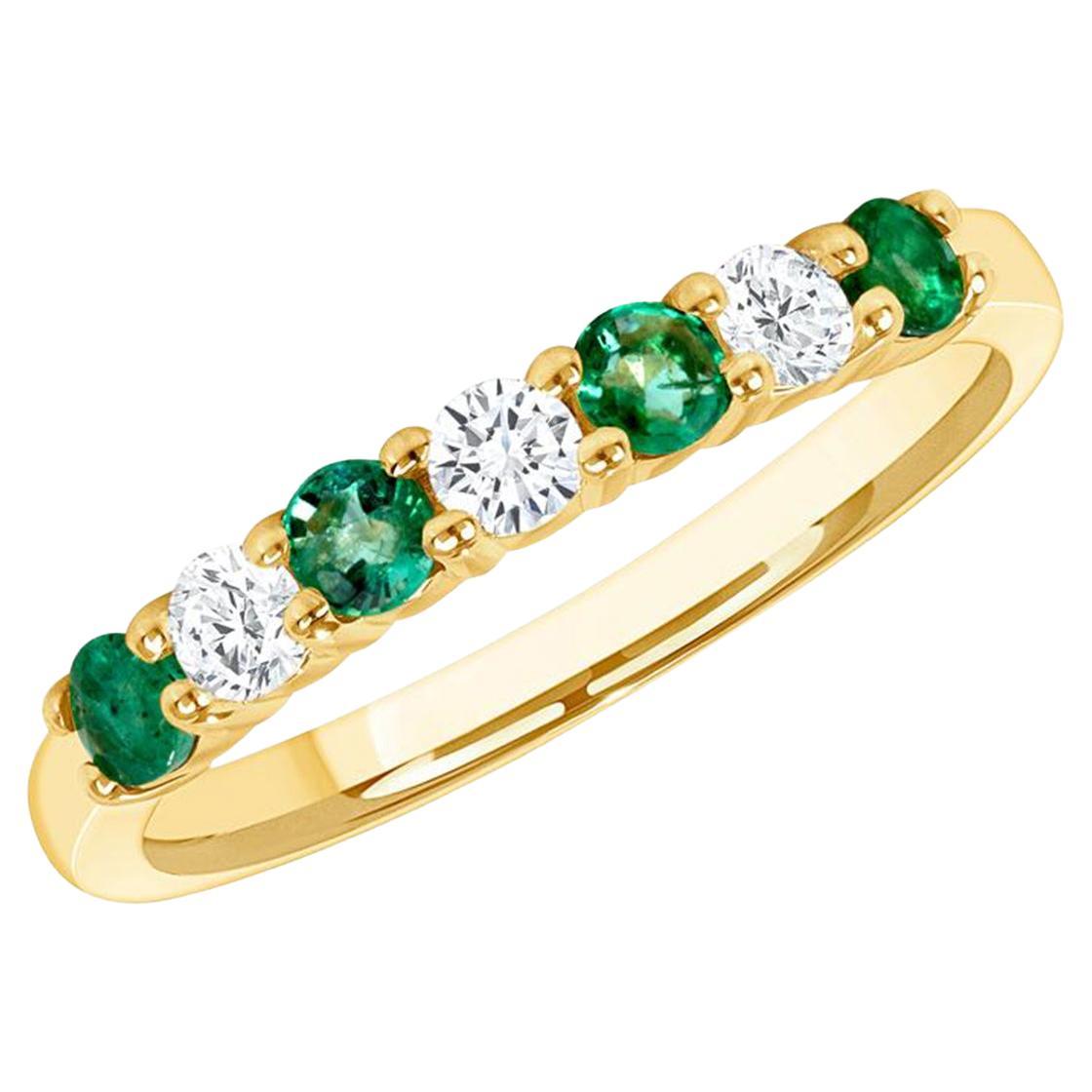0.28 Carat Natural Emerald 0.19 Carat Diamond 14k Yellow Gold Band Ring For Sale