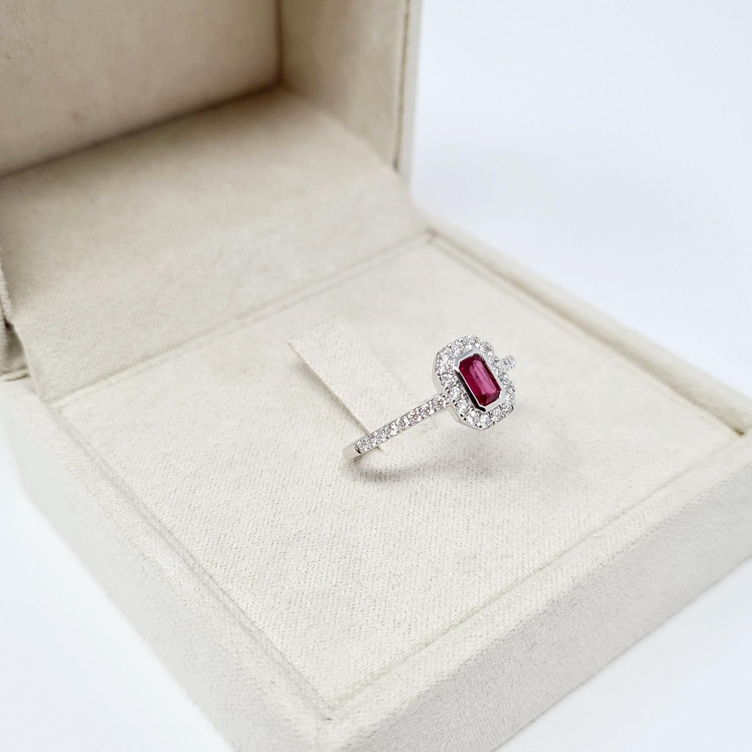 0.28 Ct Ruby 0.31 Ct Diamonds 18kt White Gold Engagement Ring or Solitaire Ring In New Condition For Sale In Bosco Marengo, IT