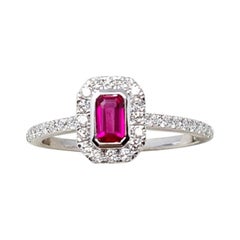 Bague de fiançailles ou bague solitaire en or blanc 18 carats avec rubis 0,28 carat et diamants 0,31 carat