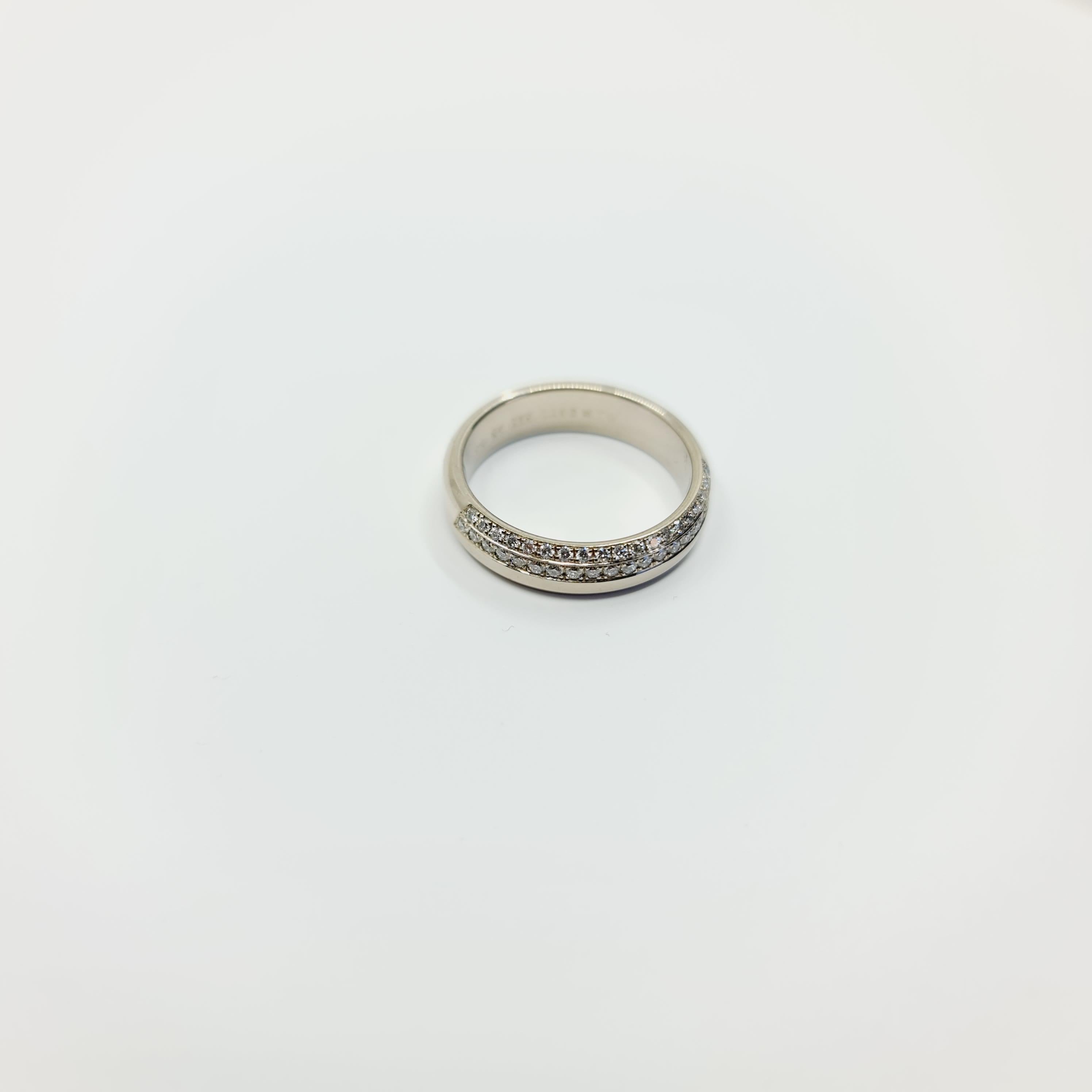 Modern 0.285 Carat Diamond Ring G/VS 14k White Gold, Brilliant Cut Pave Diamonds For Sale
