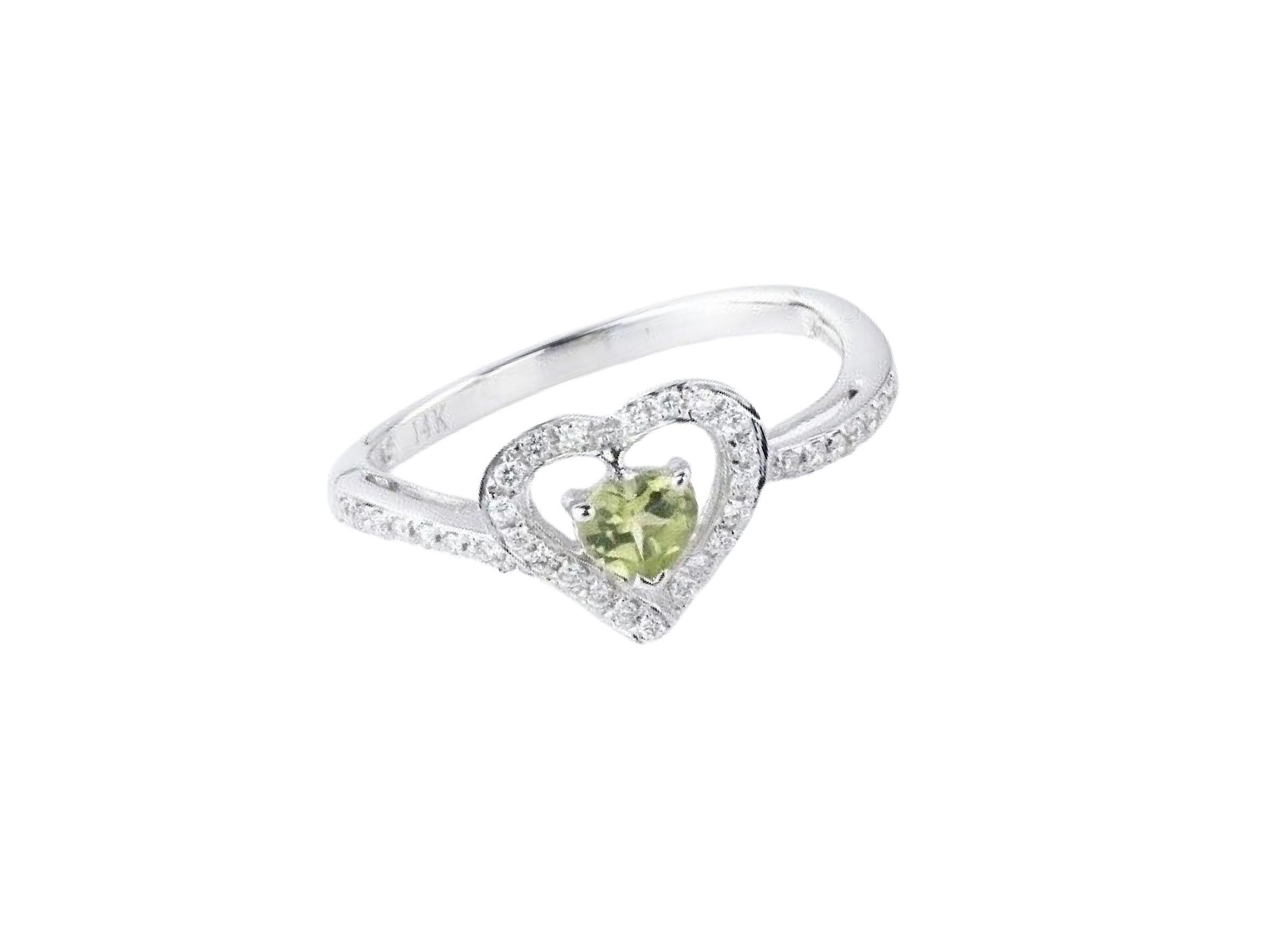 For Sale:  0.287 Carat Peridot and Diamond Heart Ring in 14 Karat White Gold 2
