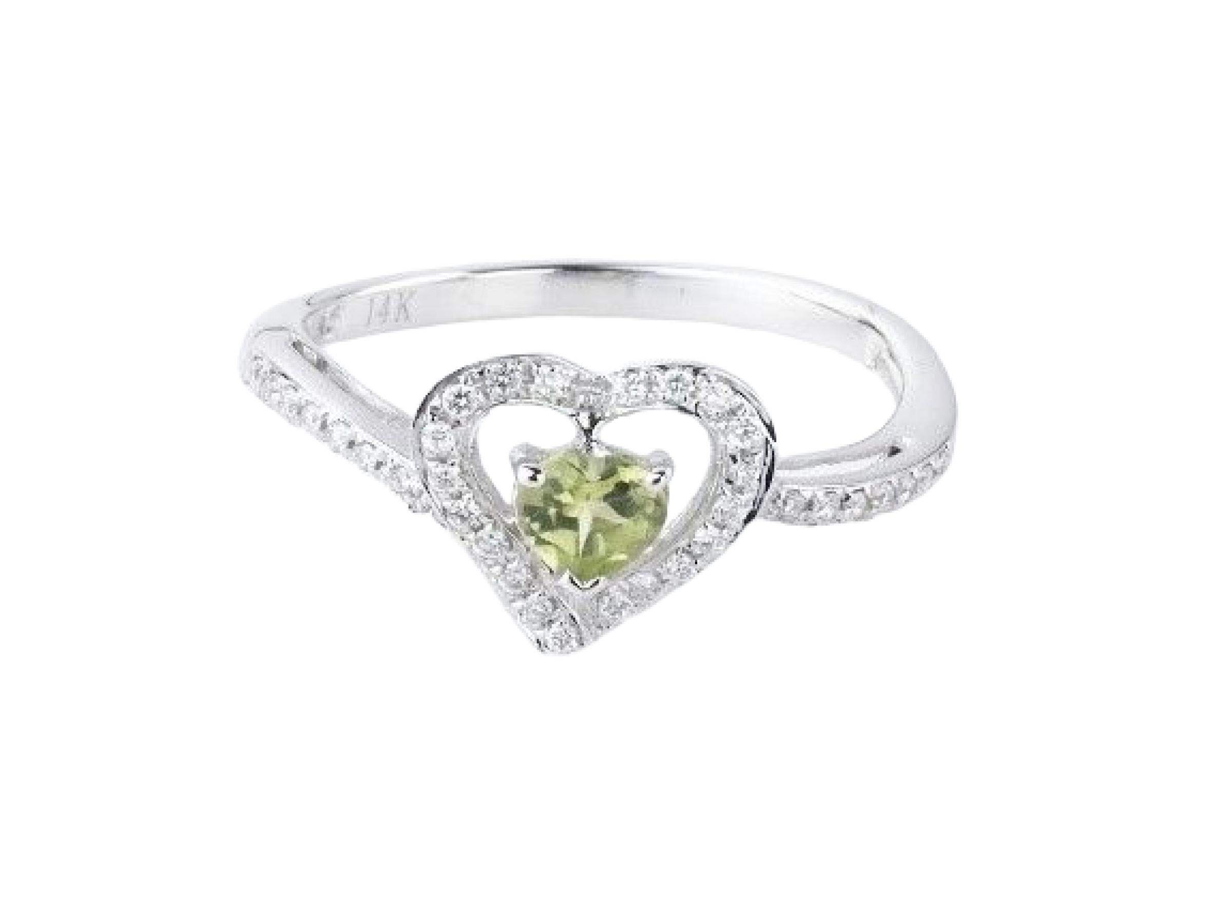 For Sale:  0.287 Carat Peridot and Diamond Heart Ring in 14 Karat White Gold 3