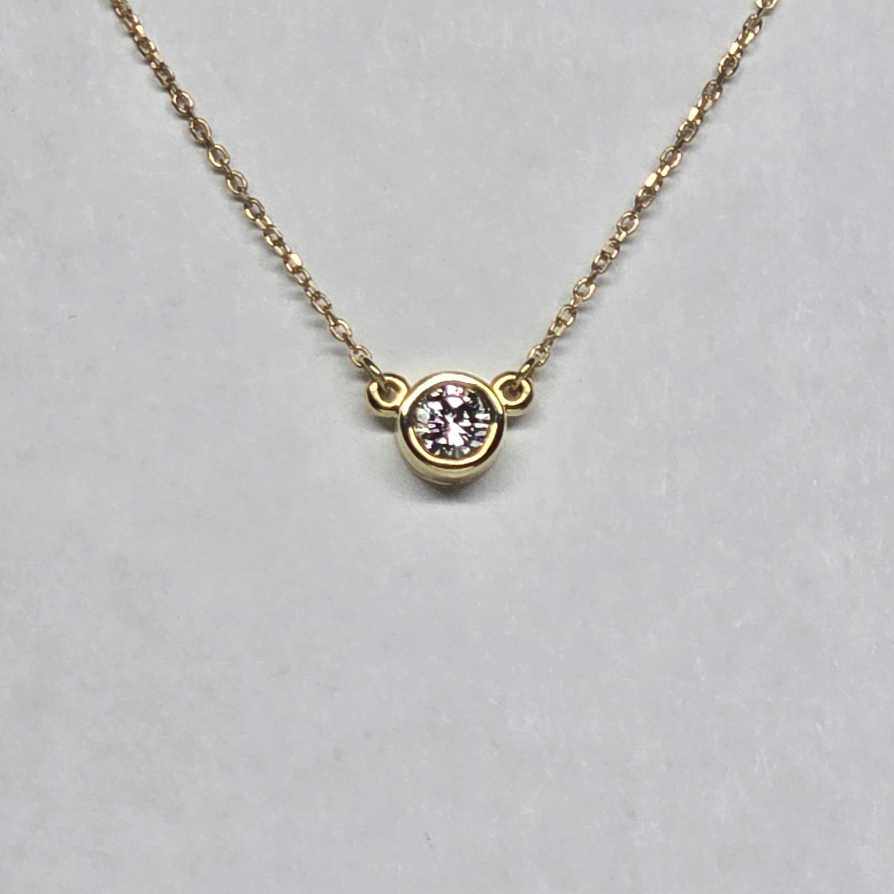 0,28ct Lünette Set Solitär Diamant Anhänger Halskette 14 Karat Gelbgold (Rundschliff) im Angebot