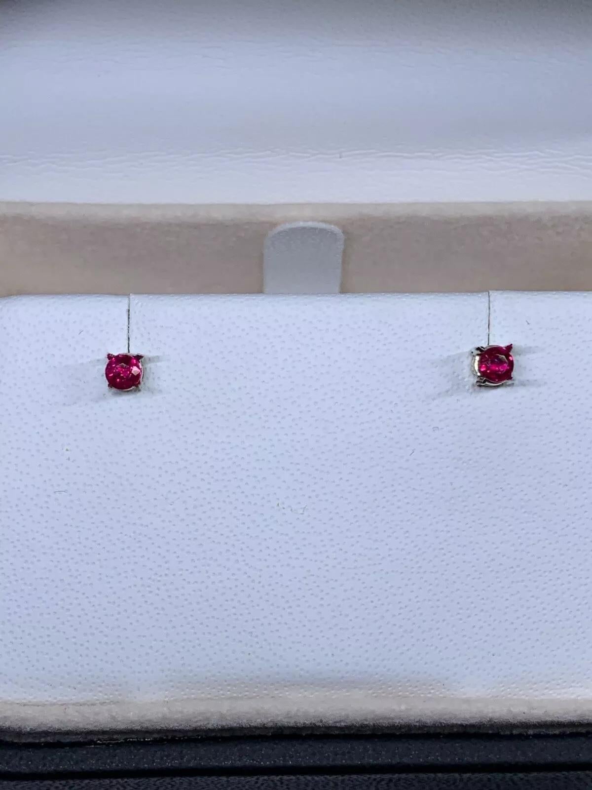 0.28ct Ruby Burma Solitaire Stud Earrings In 18ct White and Yellow Gold In New Condition For Sale In London, GB