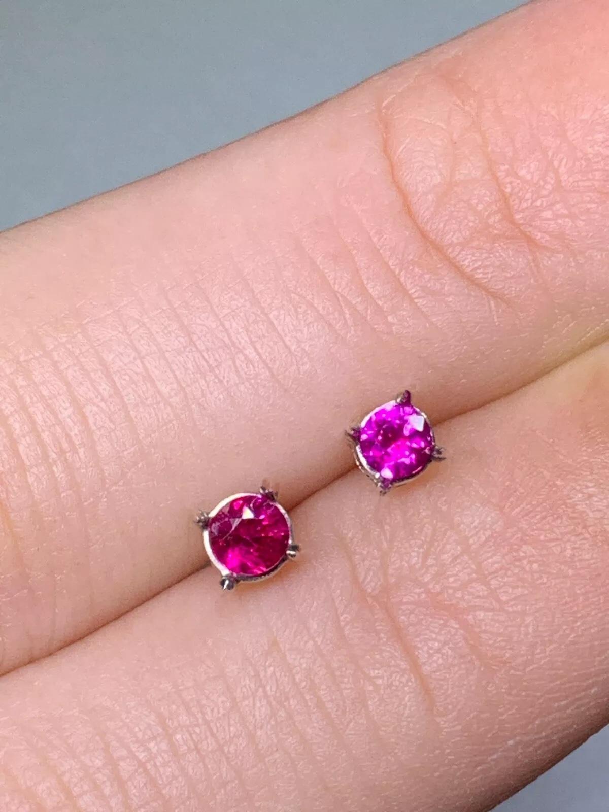 Women's or Men's 0.28ct Ruby Burma Solitaire Stud Earrings In 18ct White and Yellow Gold For Sale