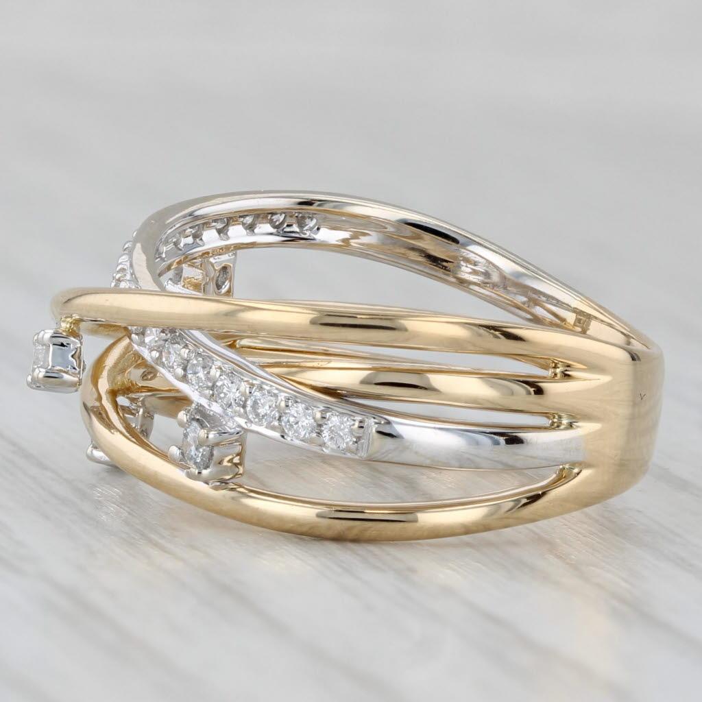 Información sobre la gema:
- Diamantes naturales -
Quilates totales - 0,28ctw
Talla - Redonda brillante
Color - F - H
Claridad - VS2 - I1

Metal: Oro amarillo de 18 quilates, detalles en oro blanco
Peso: 6,2 gramos 
Sellos: 18k
Altura de la cara: